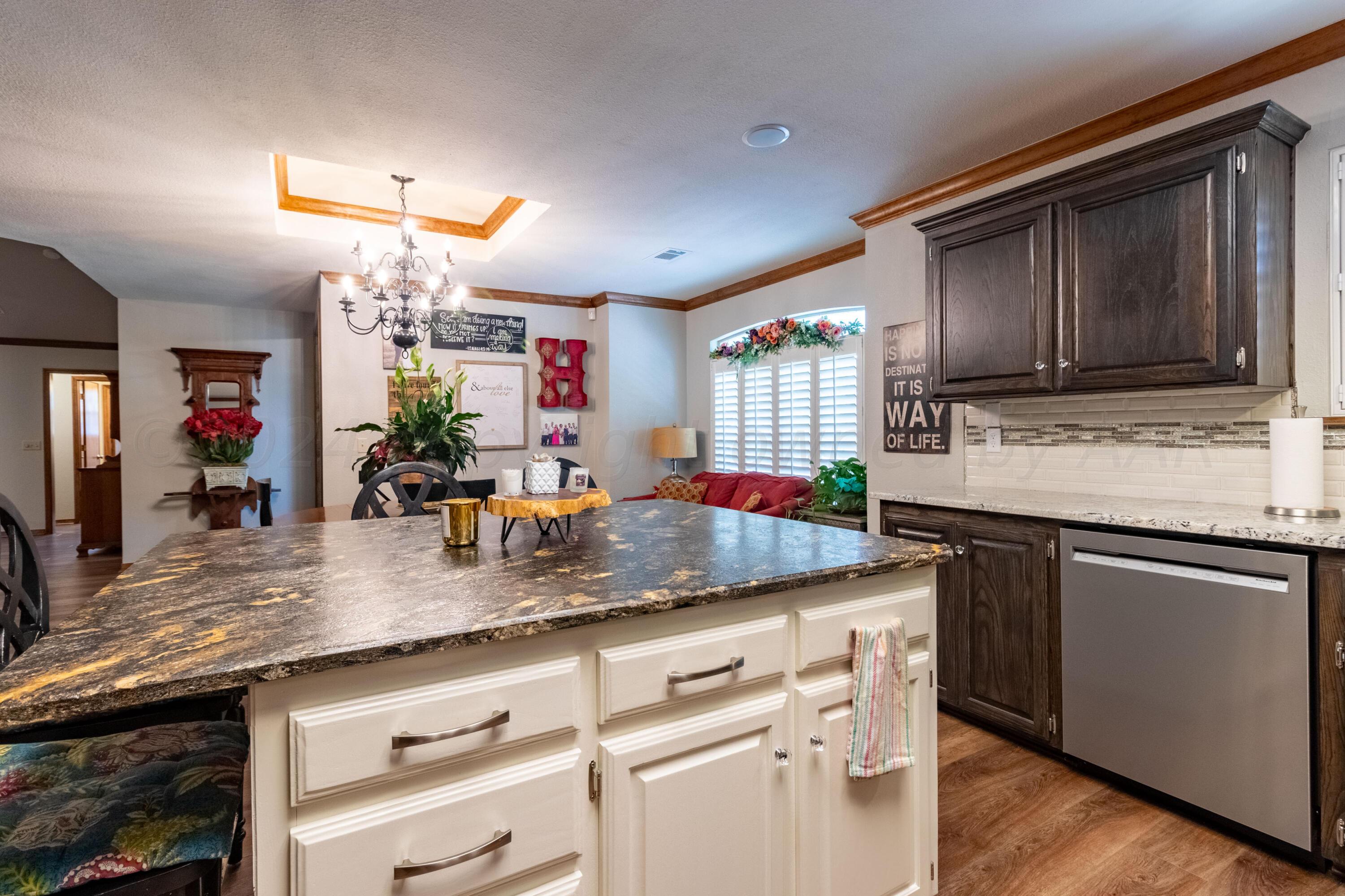 6401 Grantham Property Photo 11