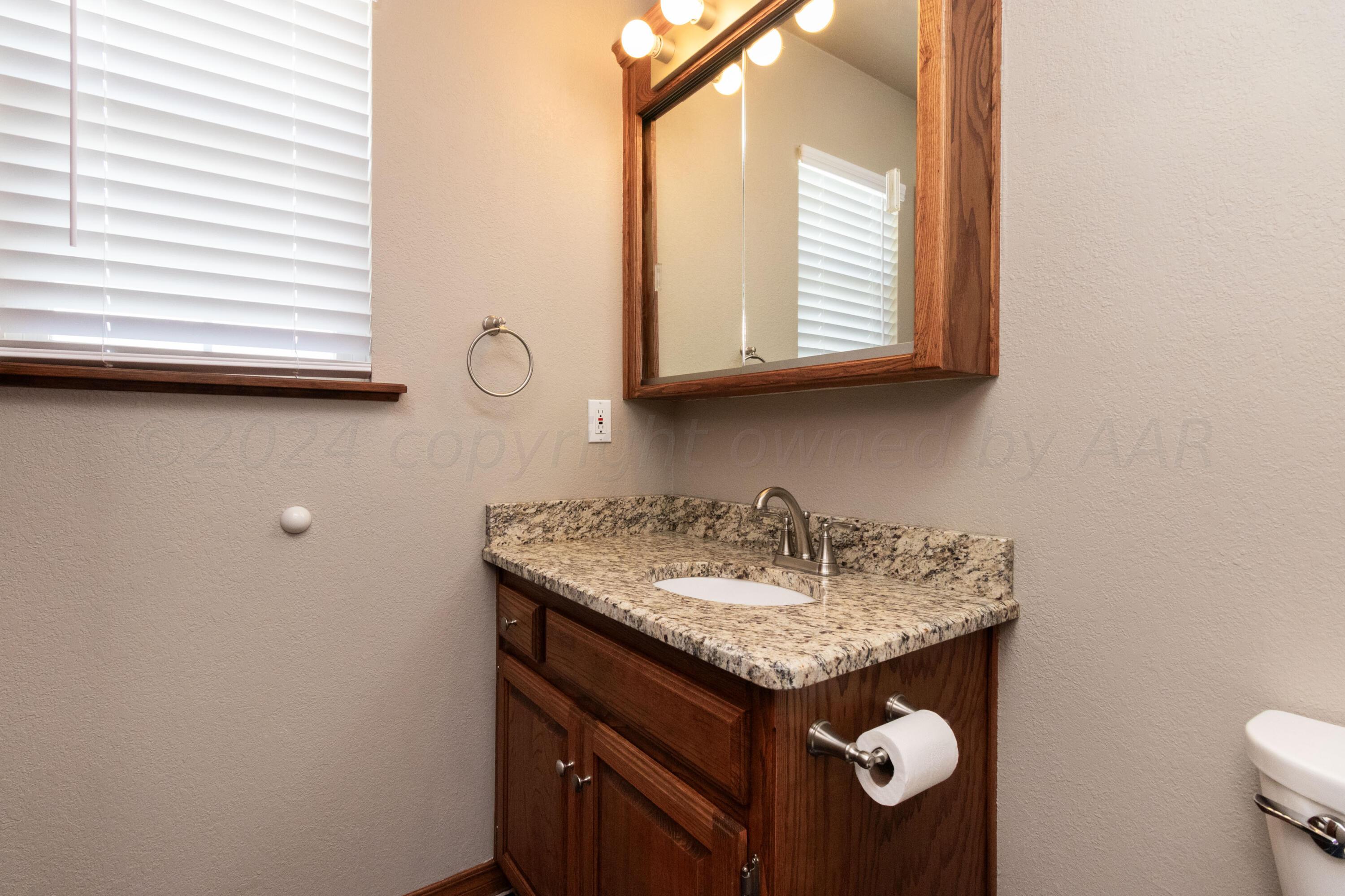 6401 Grantham Property Photo 33