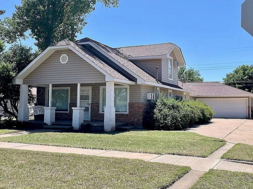 1201 East Avenue Property Photo 1