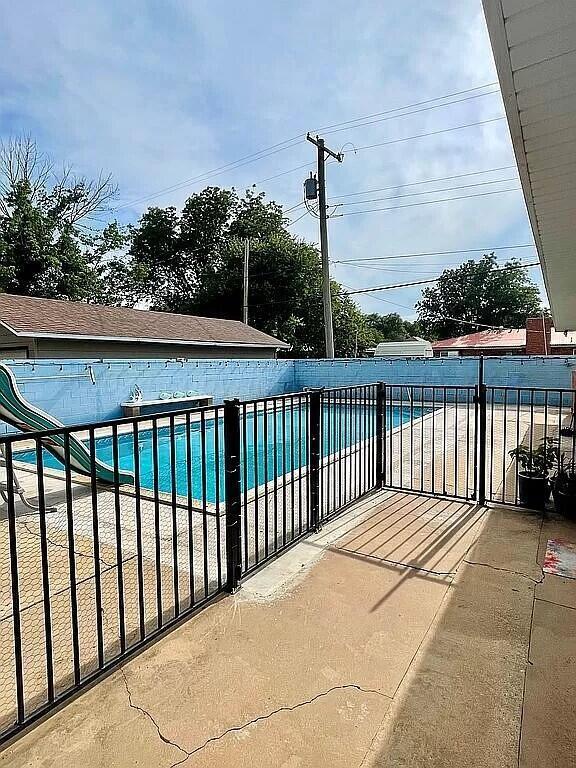 1201 East Avenue Property Photo 59