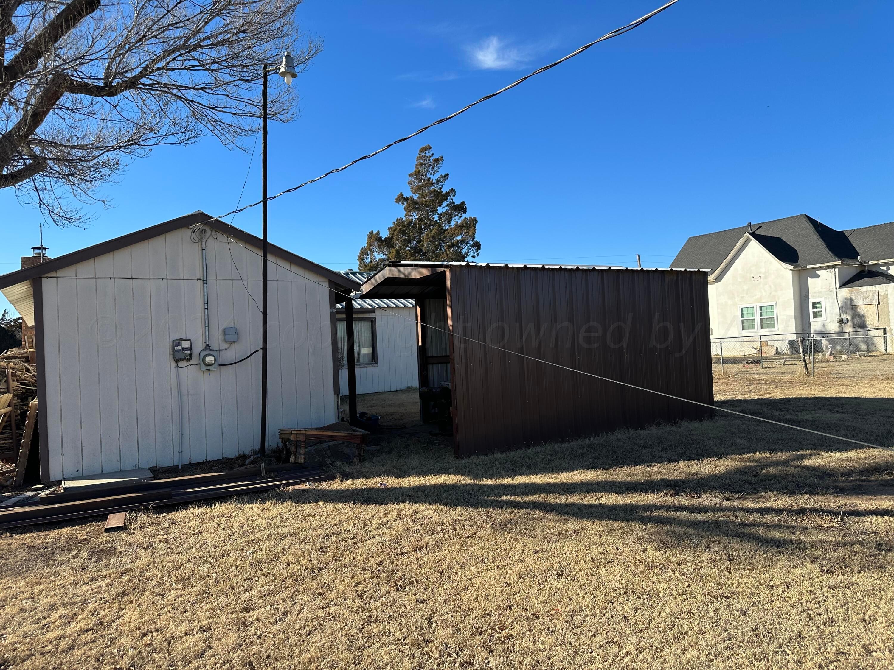 126 E Avenue E Property Photo 3