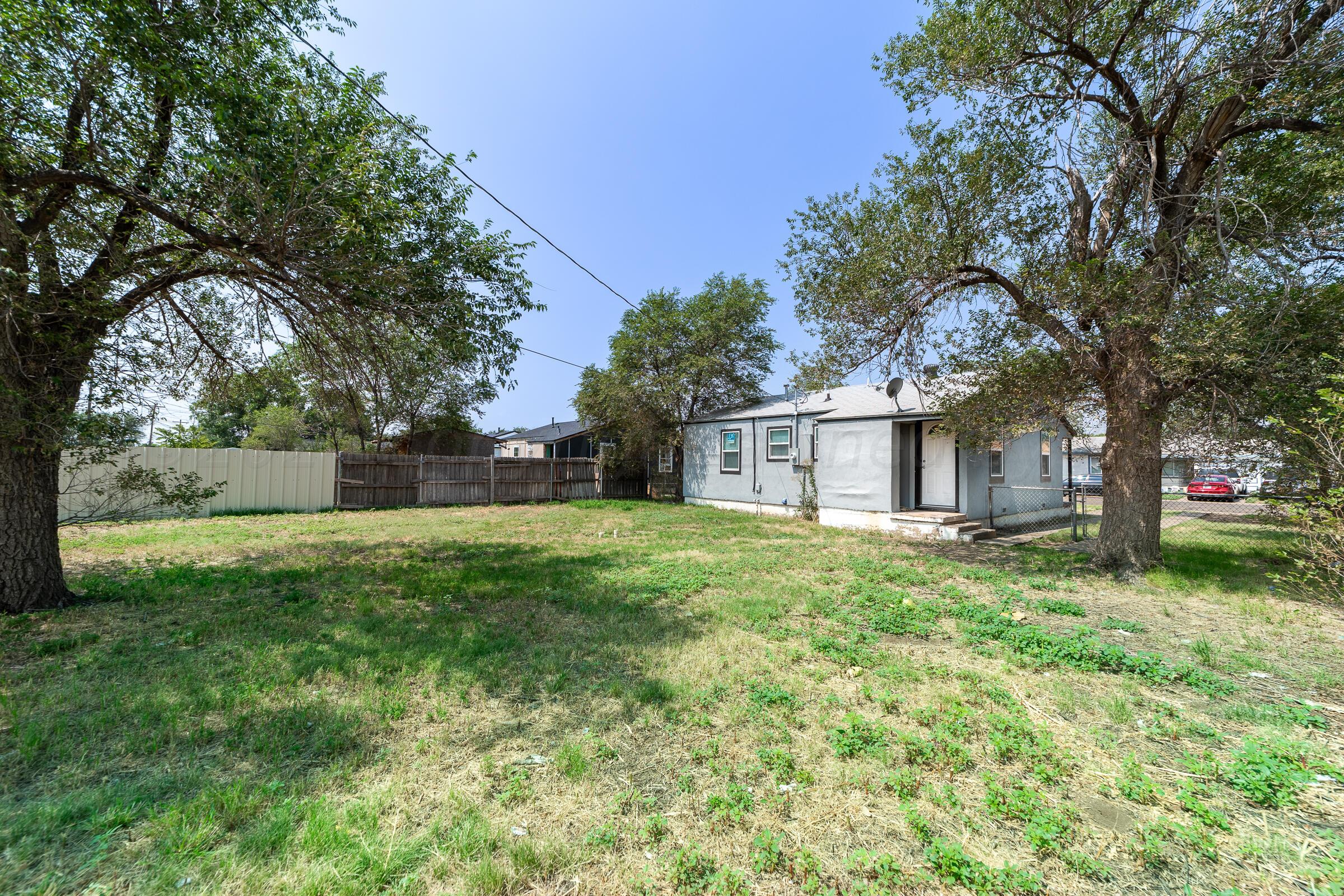 1326 Dahlia Street Property Photo 2