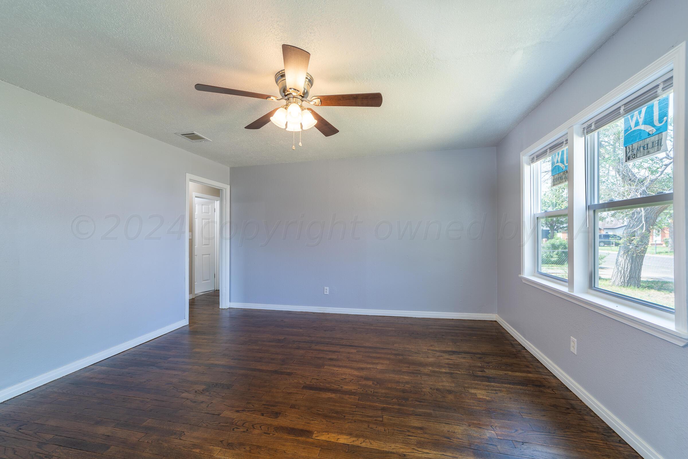1326 Dahlia Street Property Photo 7