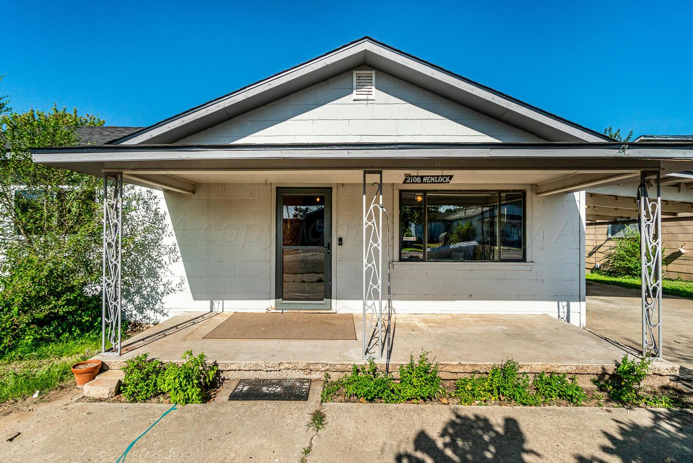 2108 Hemlock Street Property Photo 1