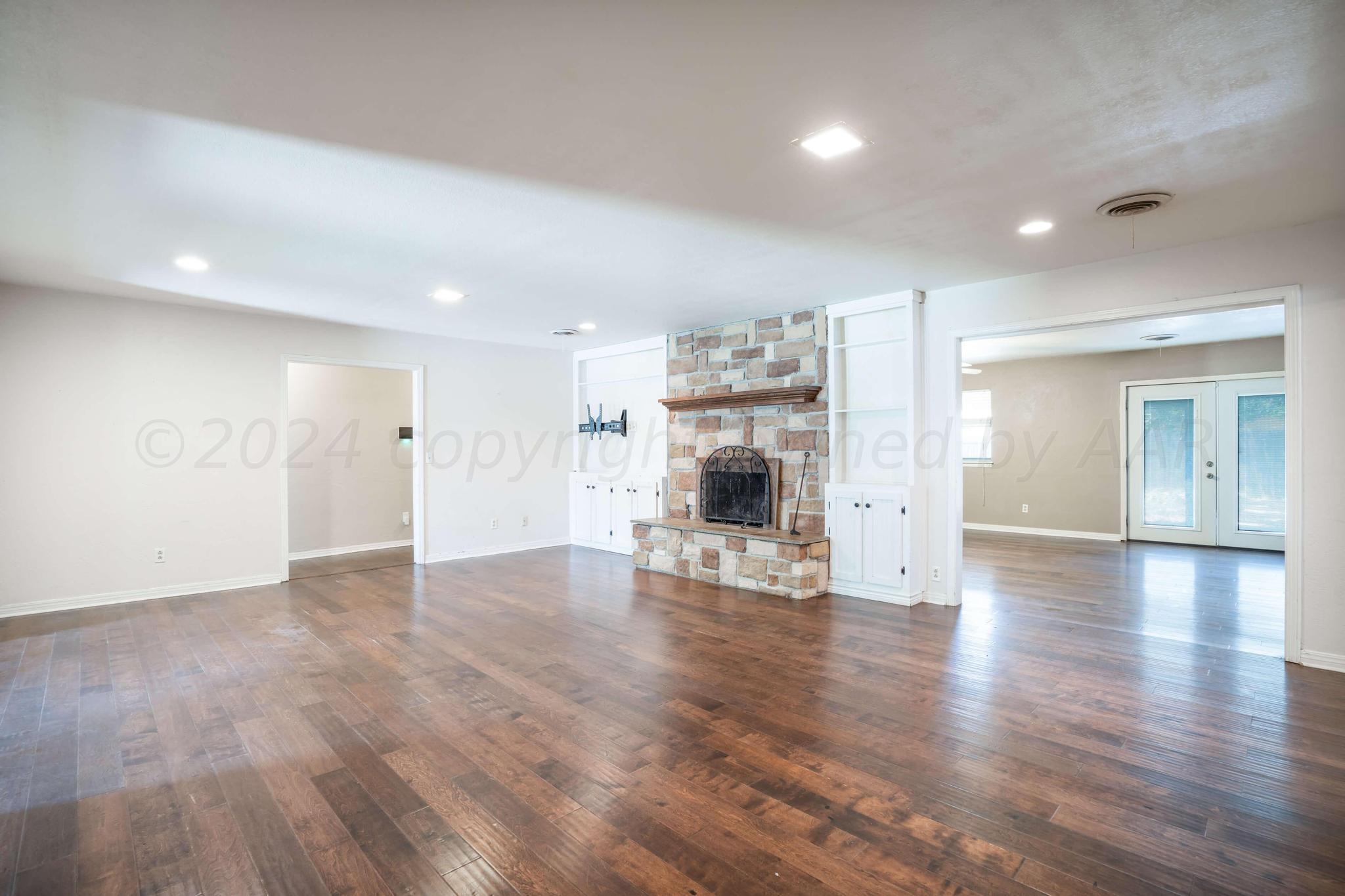 8404 Olympia Drive Property Photo 4