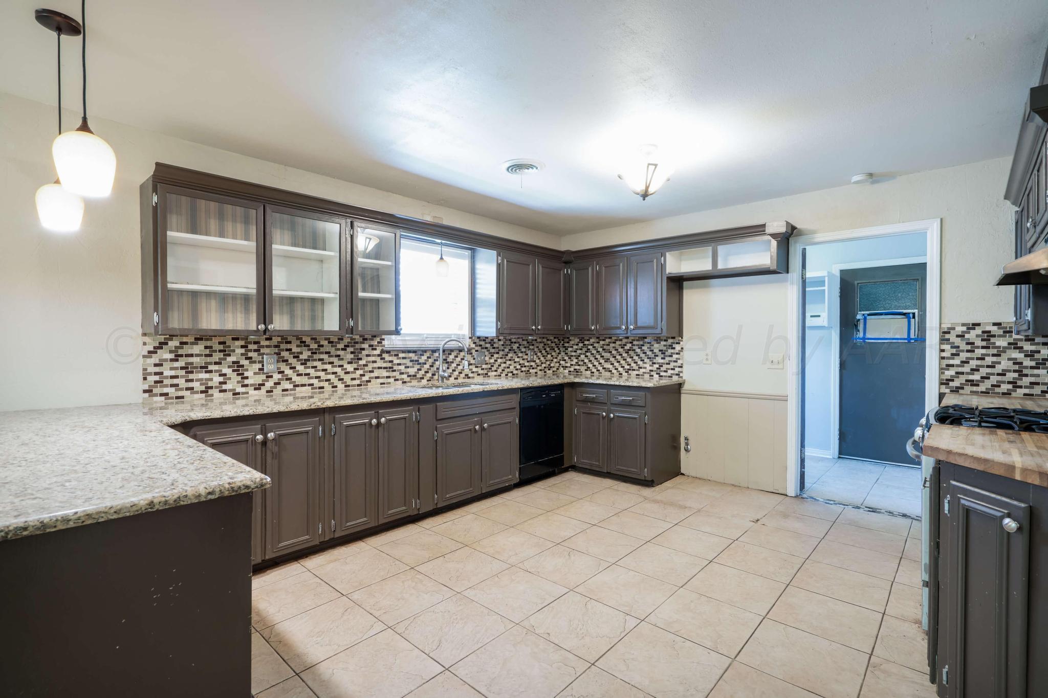 8404 Olympia Drive Property Photo 7