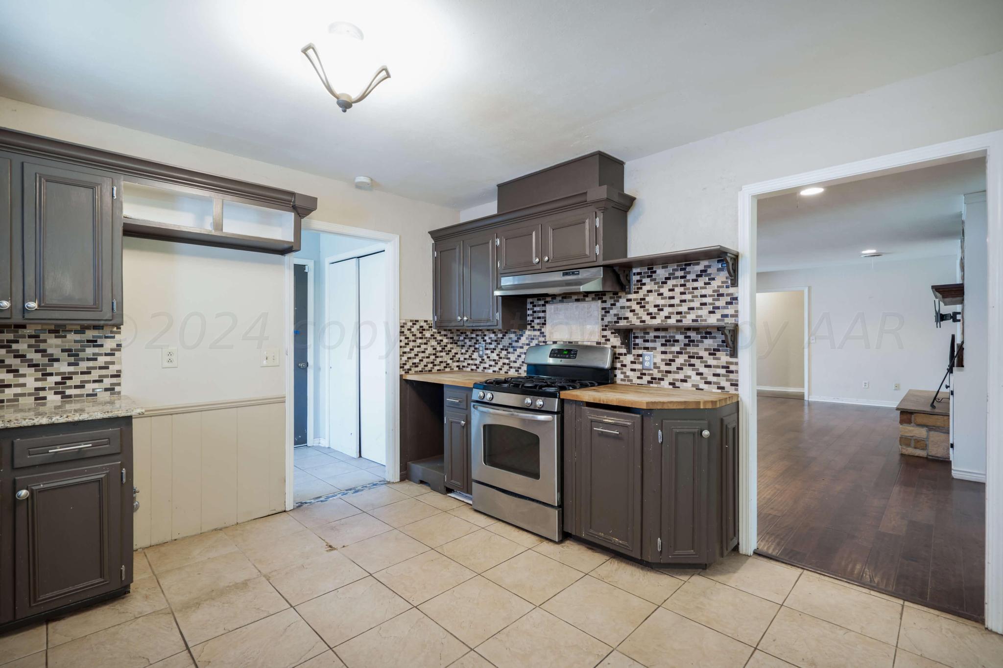 8404 Olympia Drive Property Photo 8