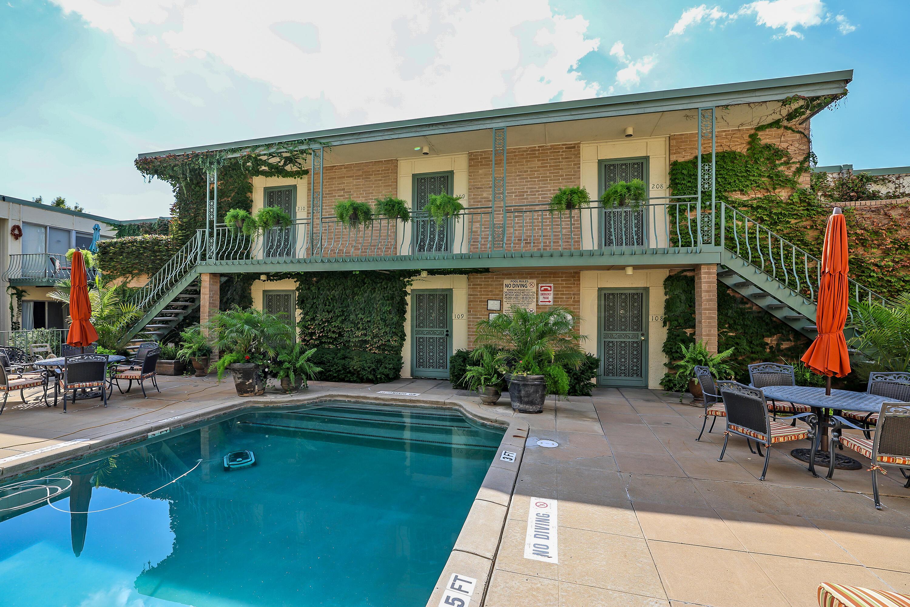 2400 S Polk #208 Street Property Photo