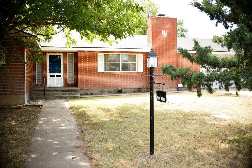 614 S Bond Property Photo