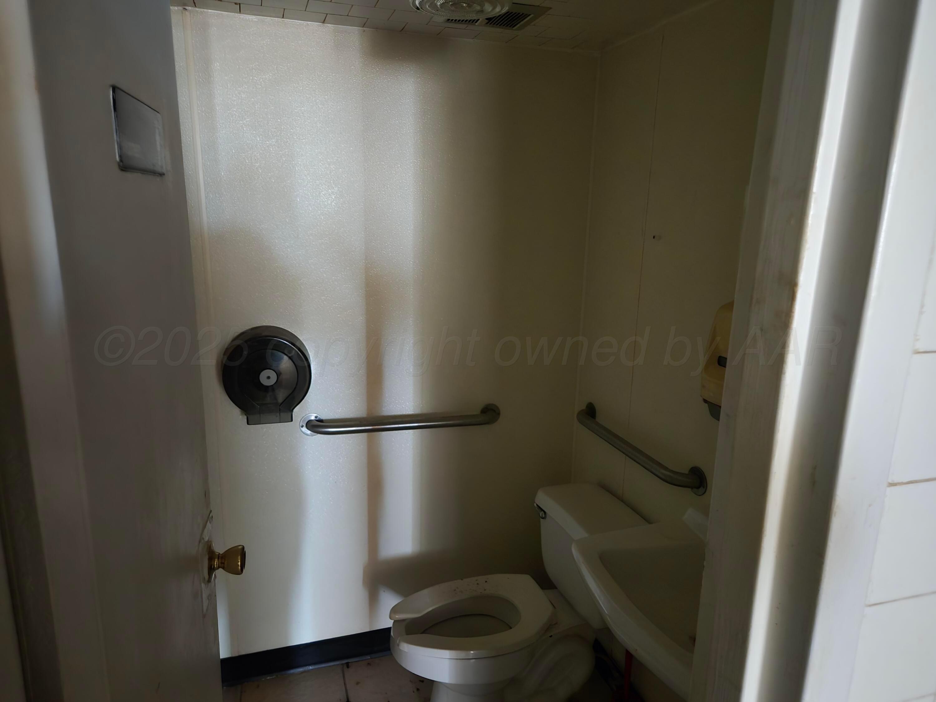 1020 Easly Street Property Photo 8