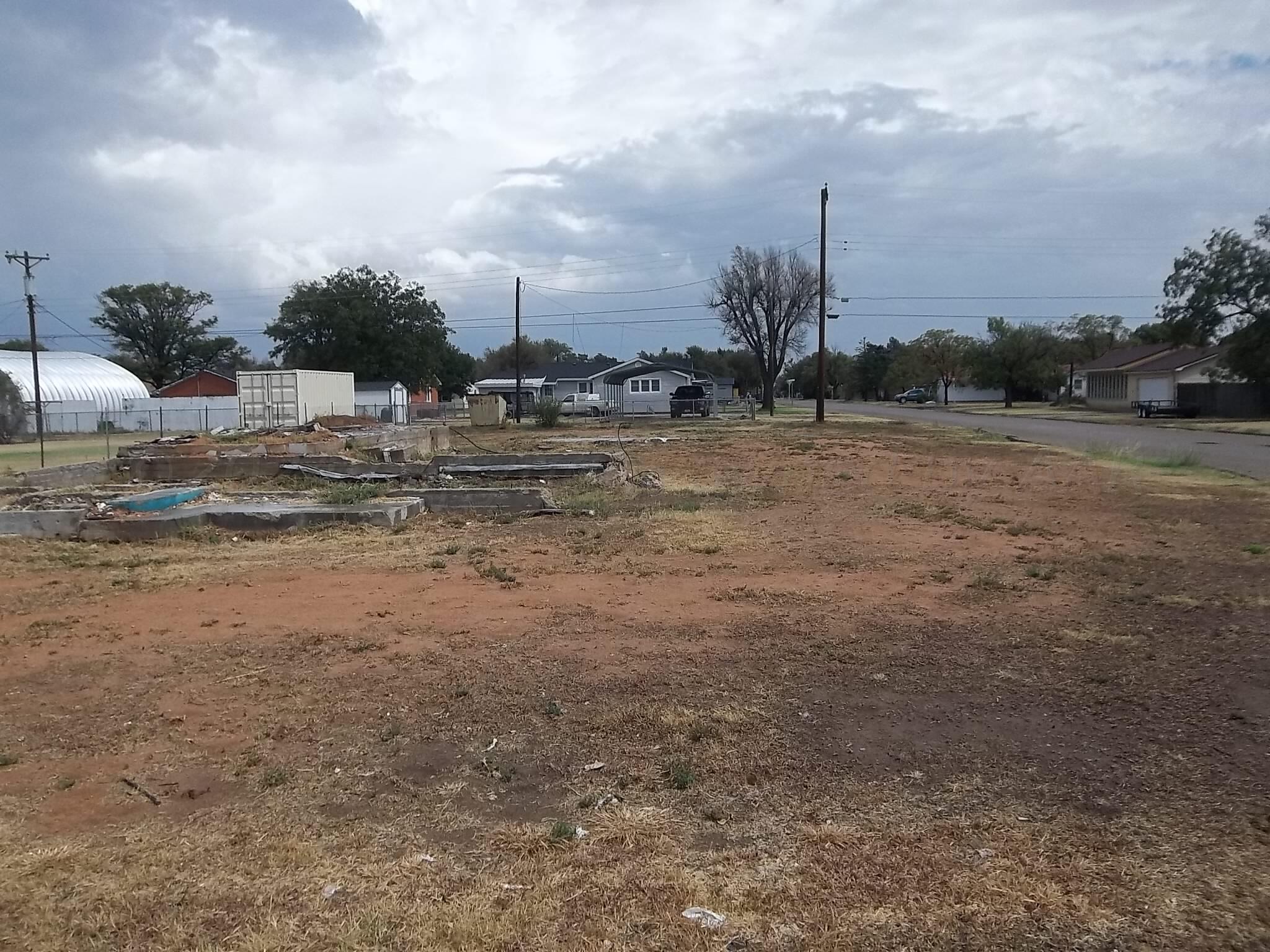 800 Oak Avenue Property Photo