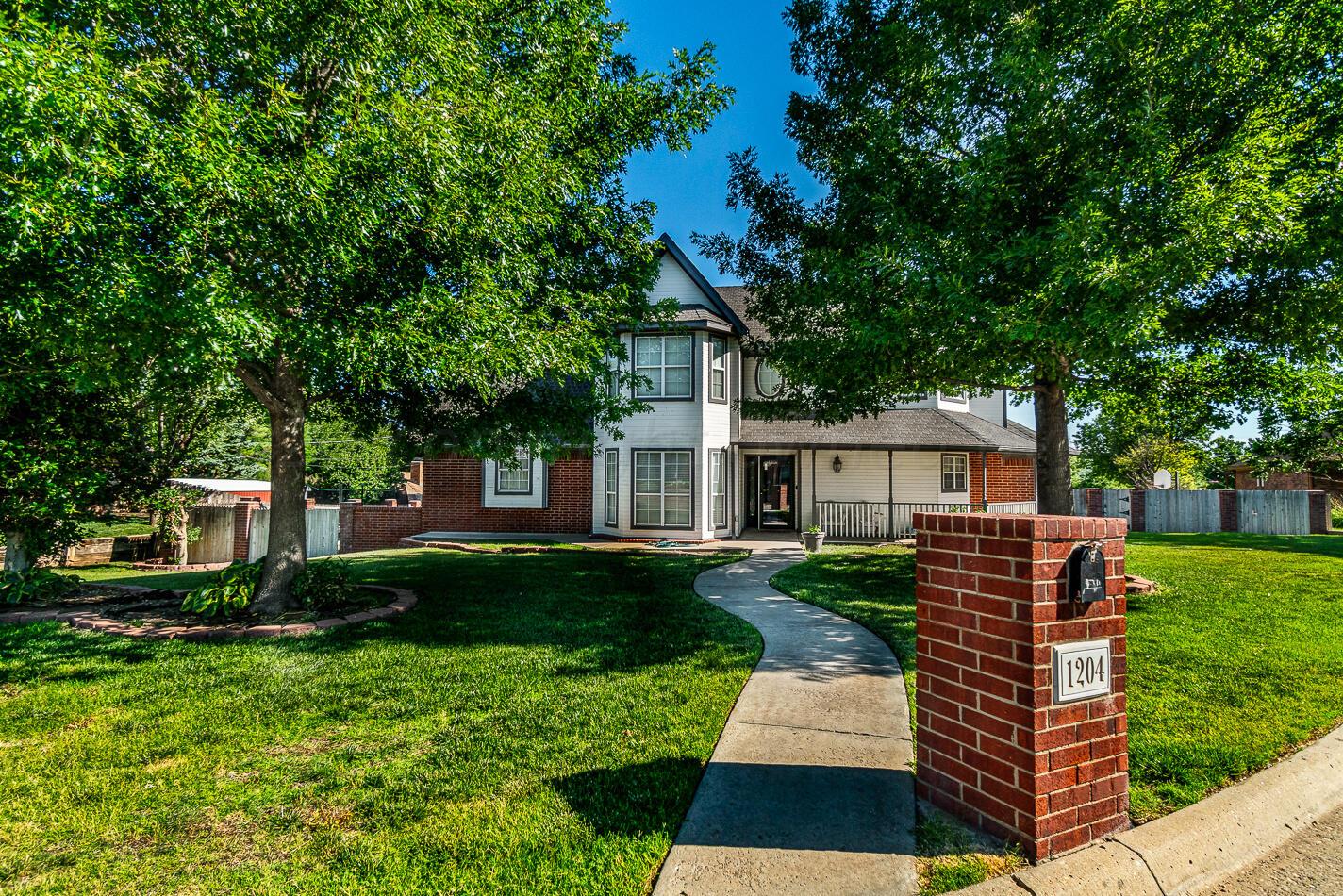 1204 University Place Property Photo 1