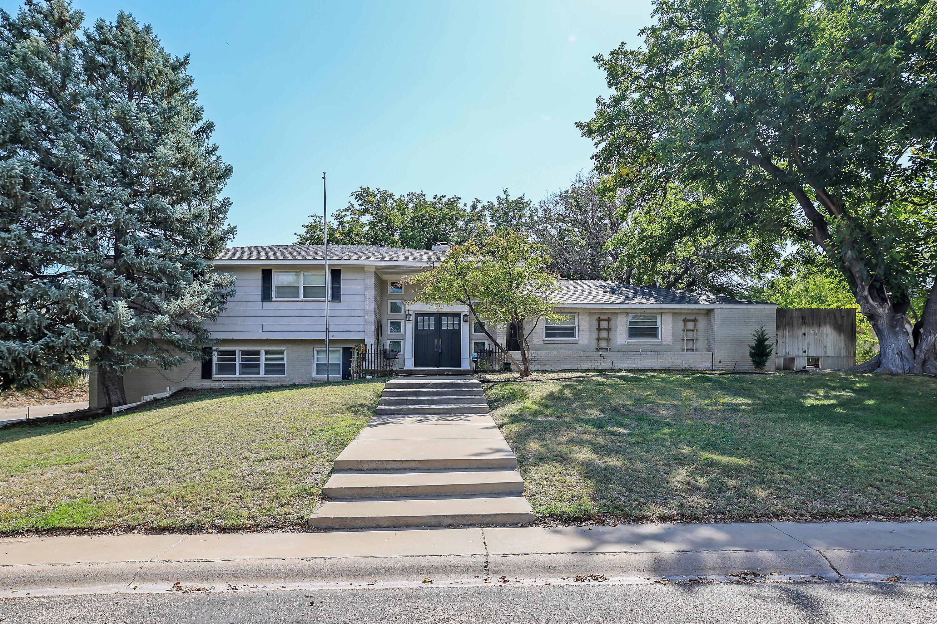 11 Southridge Drive Property Photo 1