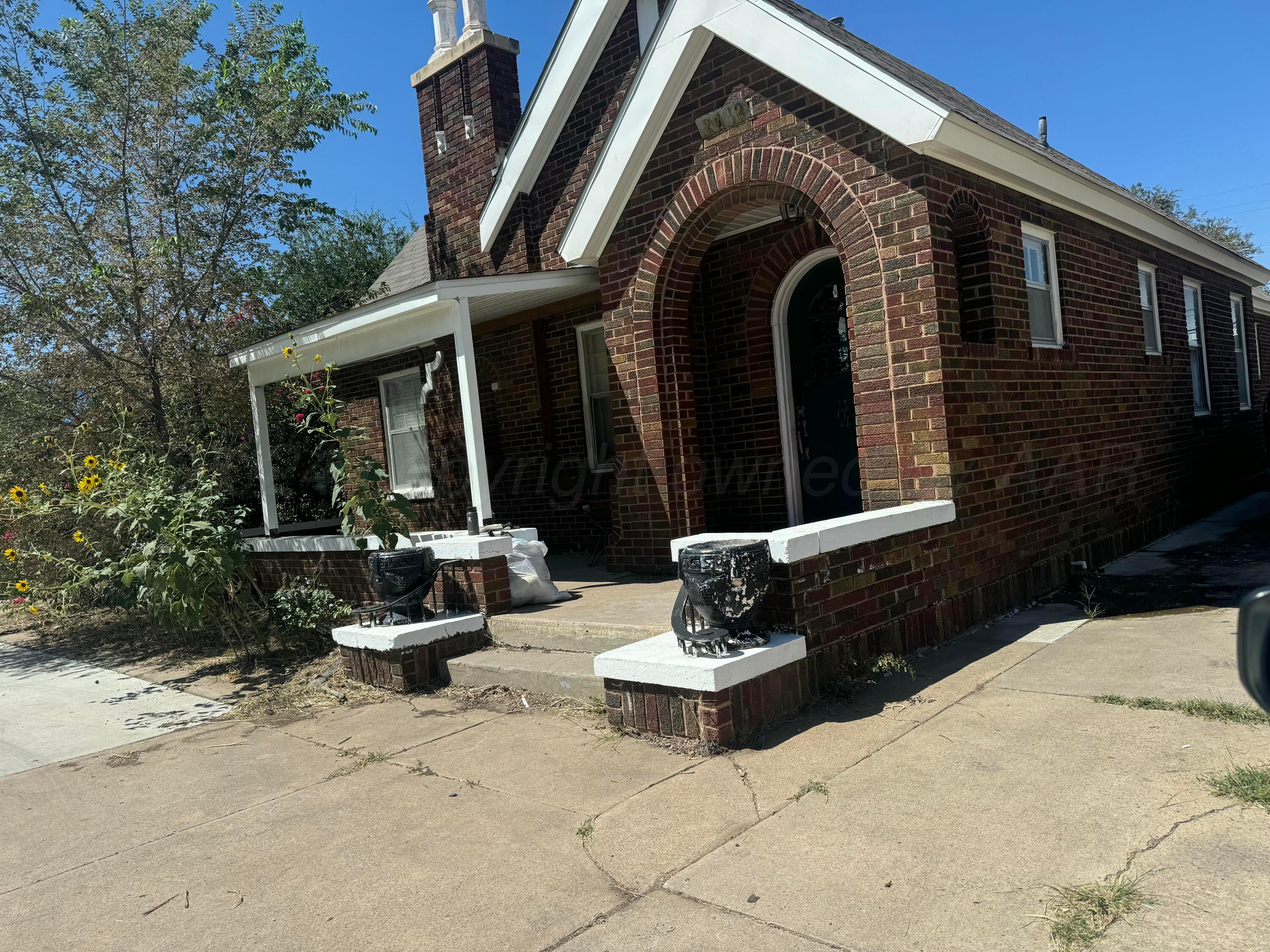 2042 S Washington Street Property Photo 1