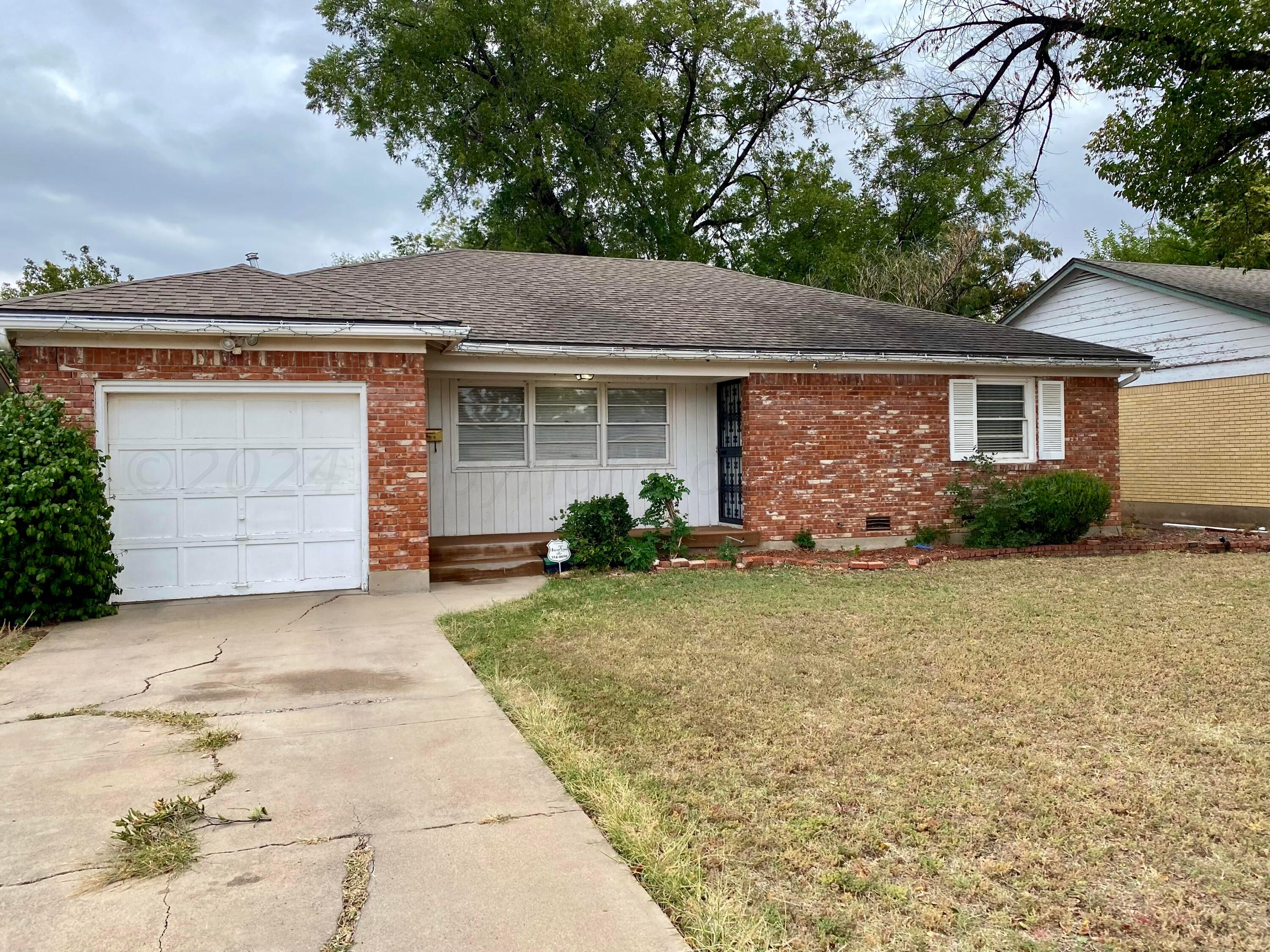 3309 Paramount Boulevard Property Photo