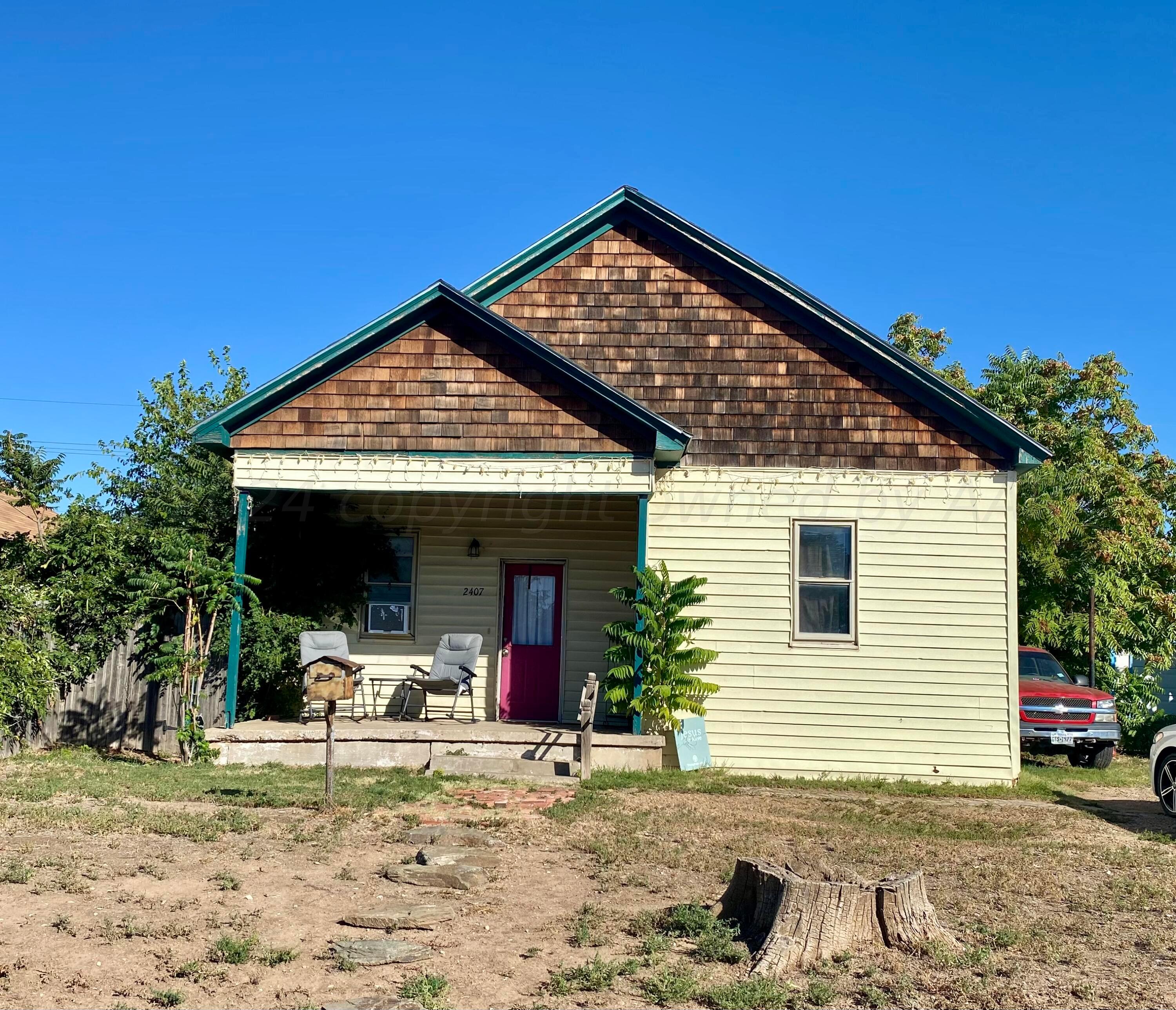 2407 S Buchanan Street Property Photo