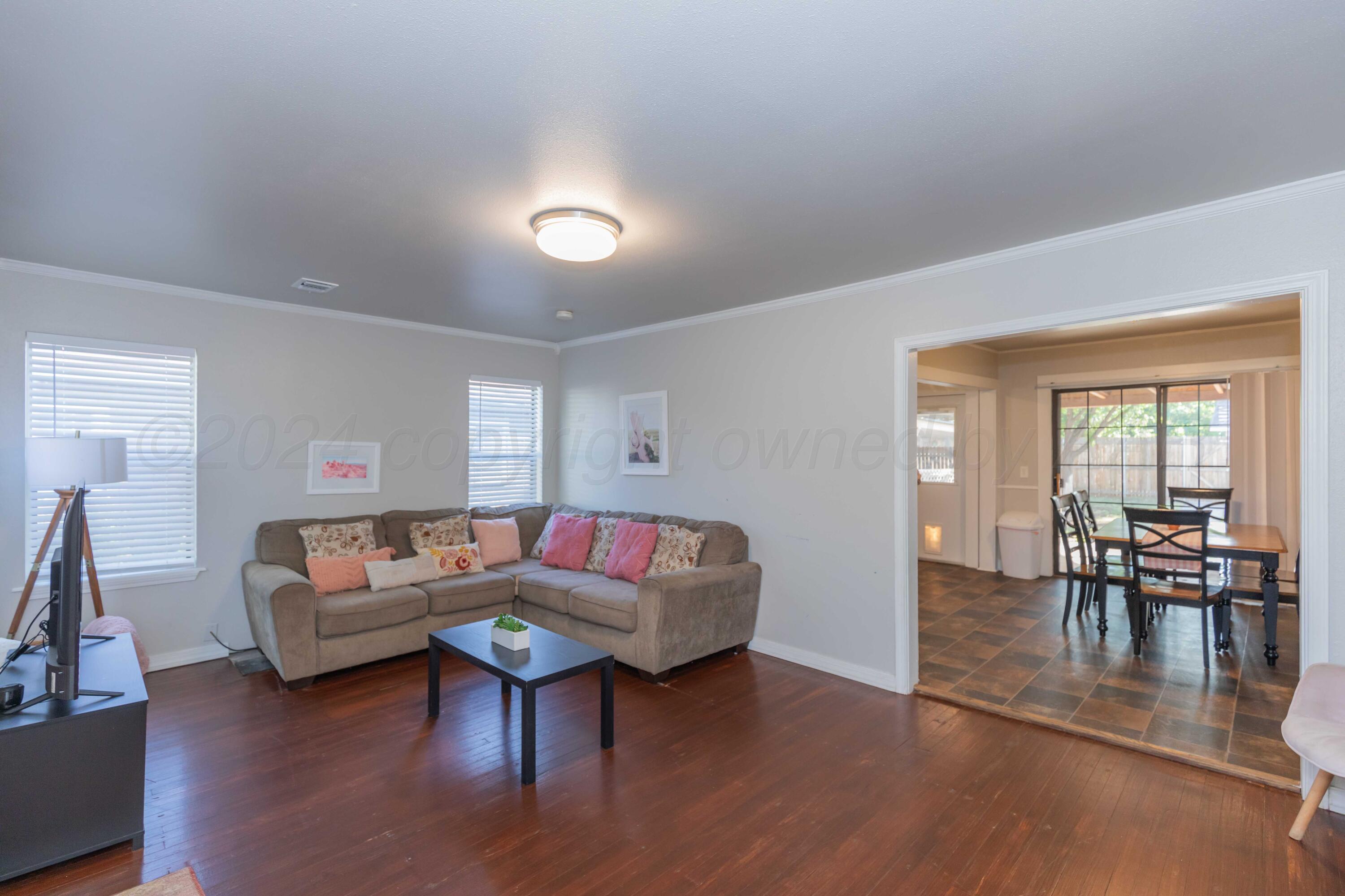 831 S Virginia Street Property Photo 6