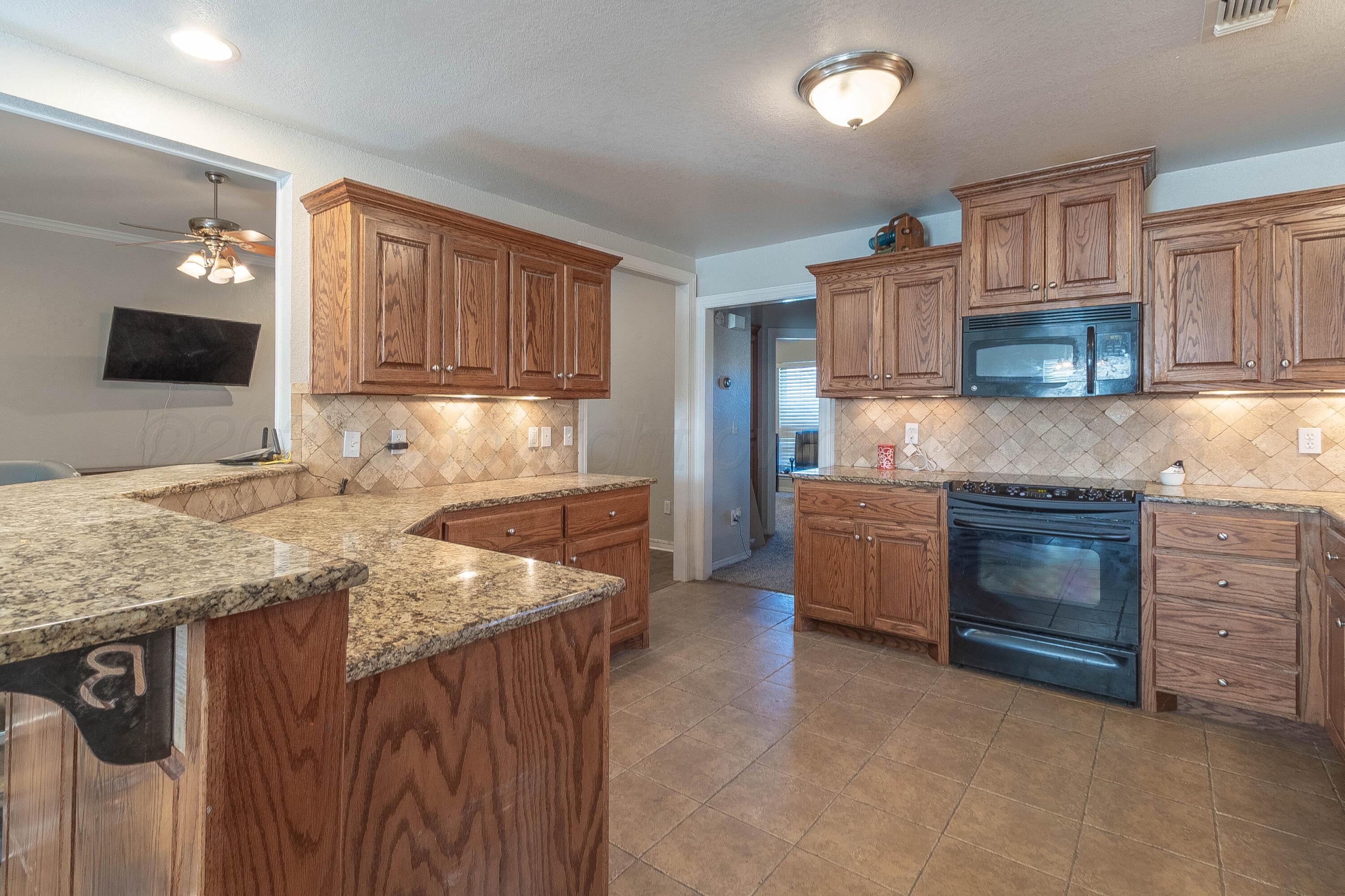 8305 Taos Drive Property Photo 7