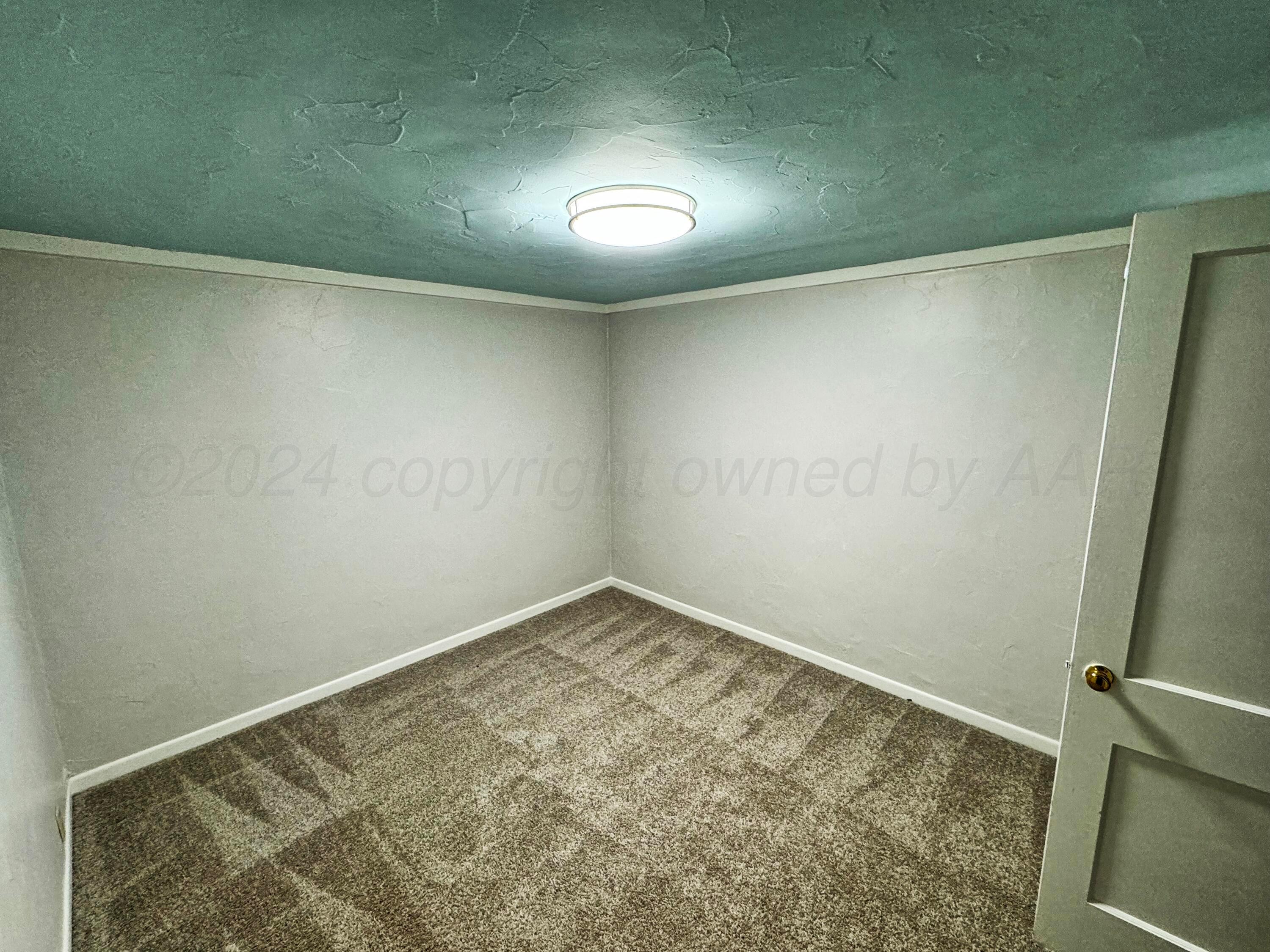 10 S Denton Street Property Photo 20