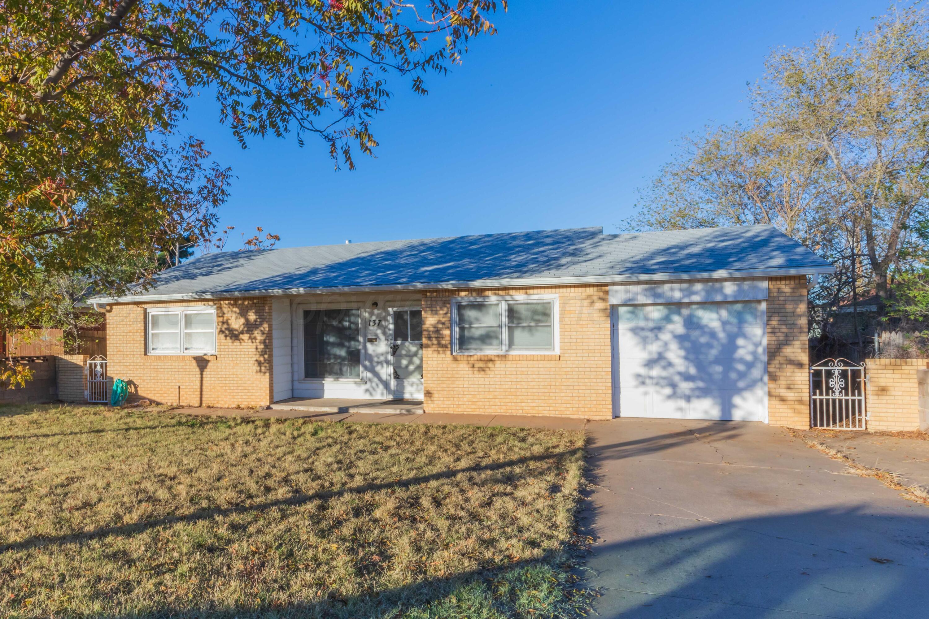 137 N Goliad Street Property Photo 2