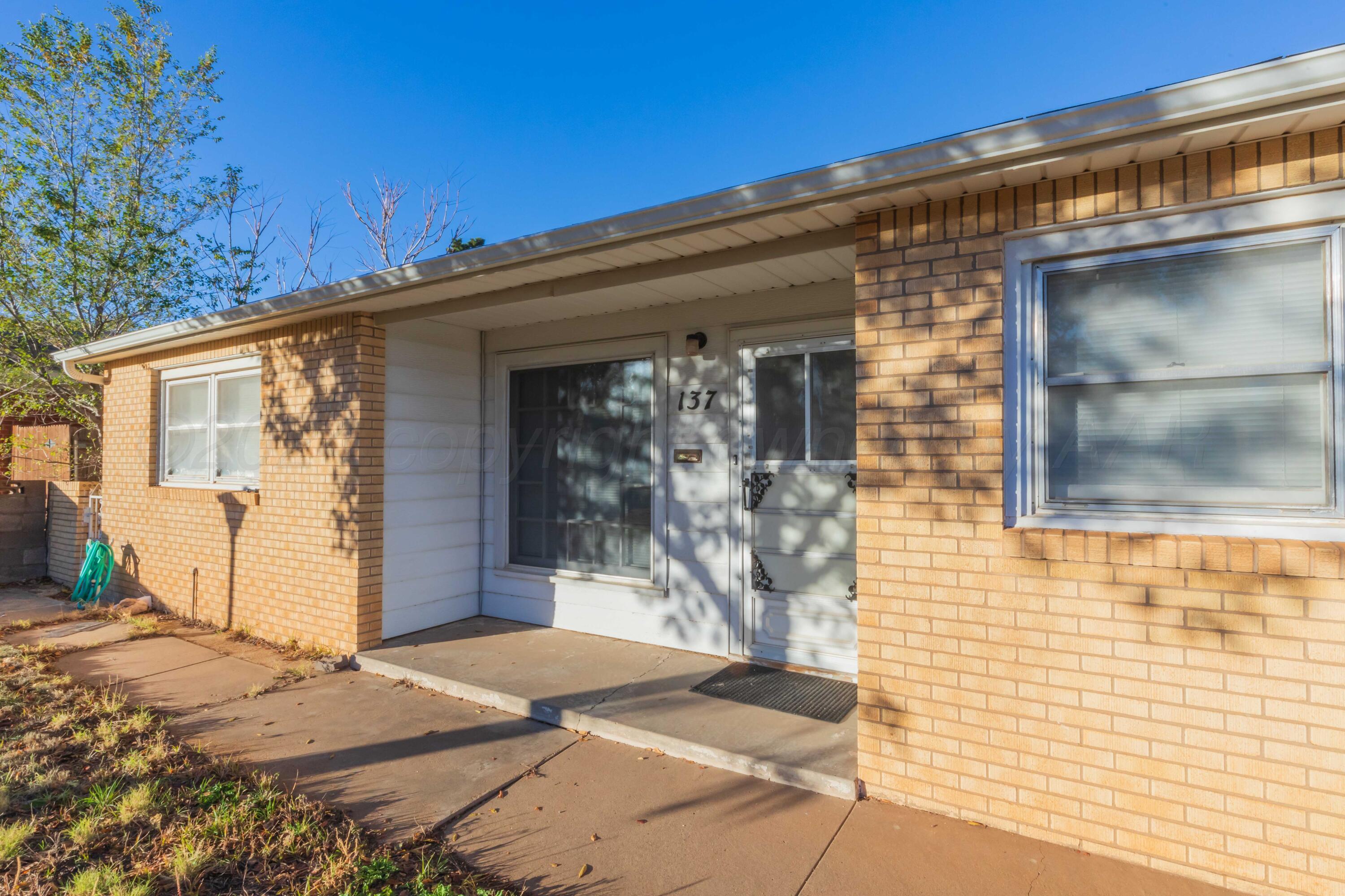 137 N Goliad Street Property Photo 3