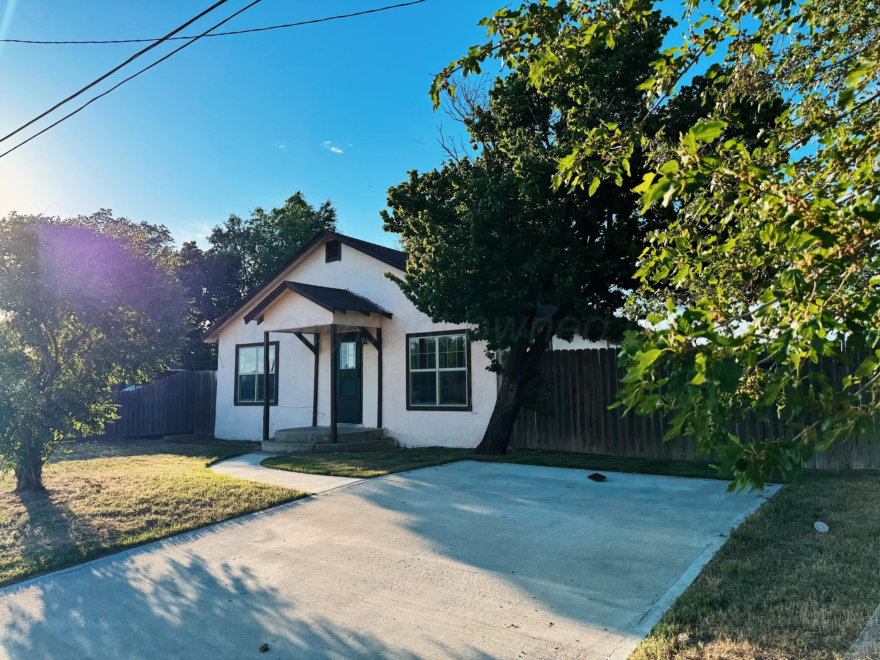 28 Ave B Property Photo