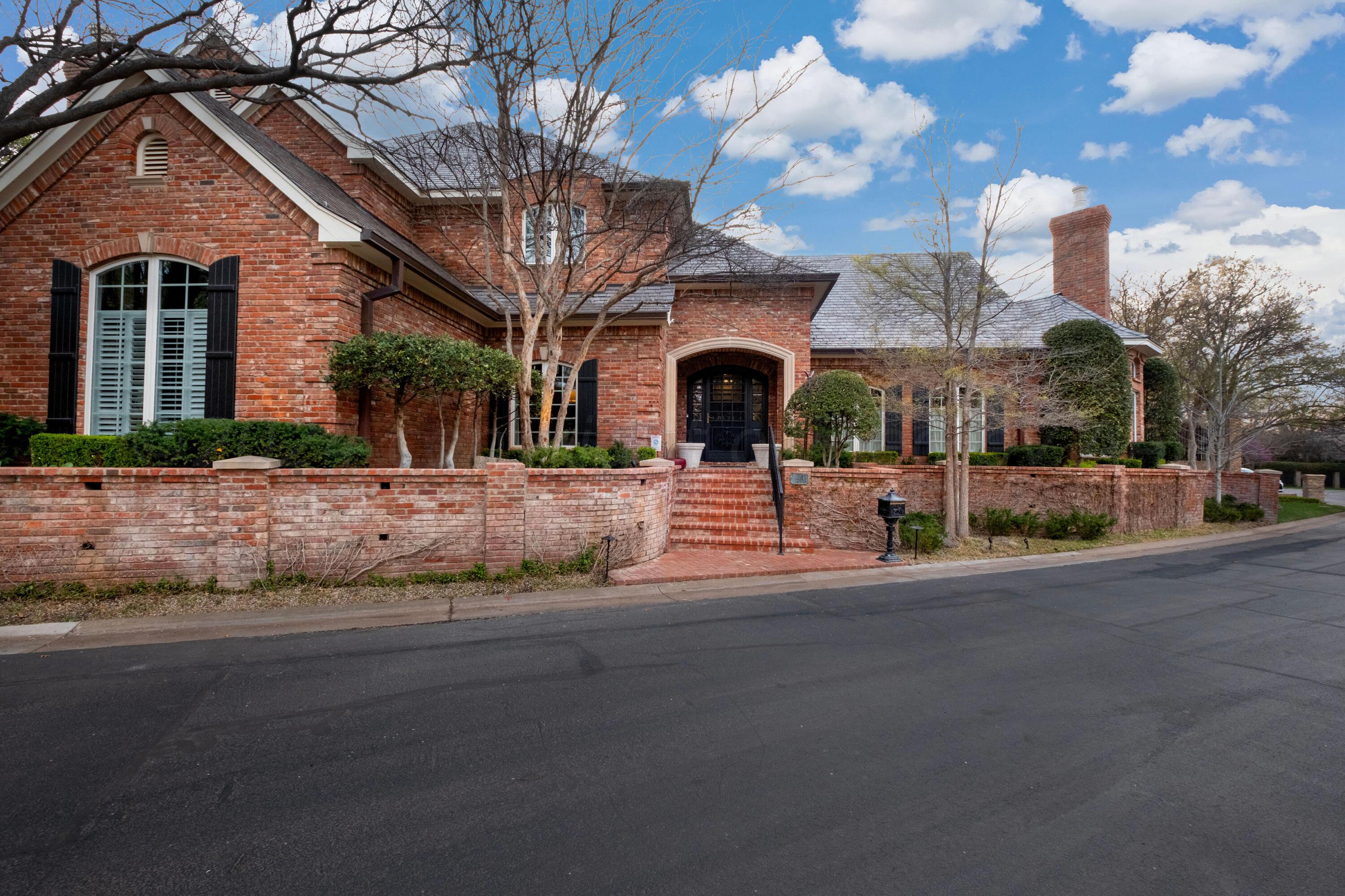 18 Edgewater Drive Property Photo