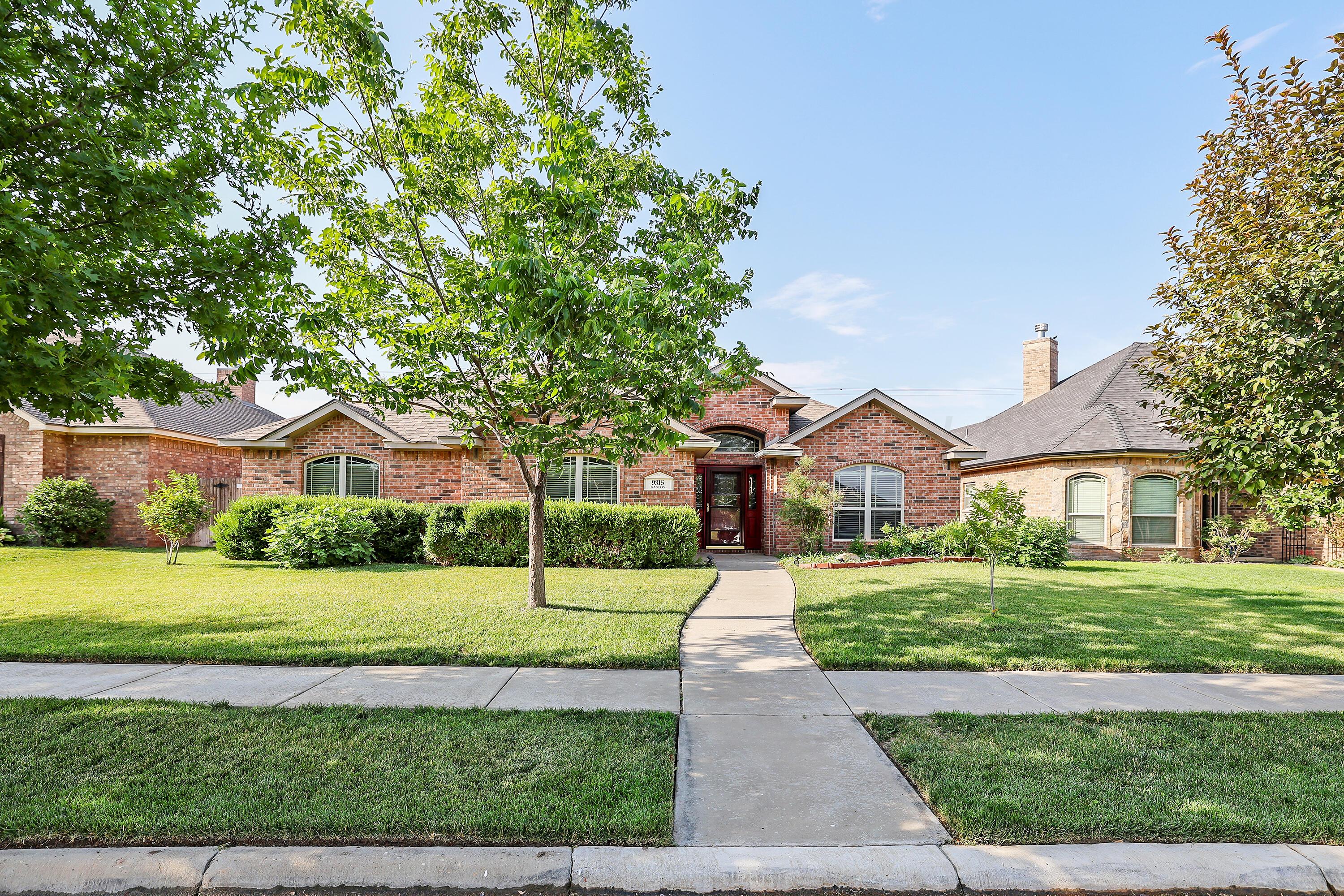 9315 Gaston Avenue Property Photo