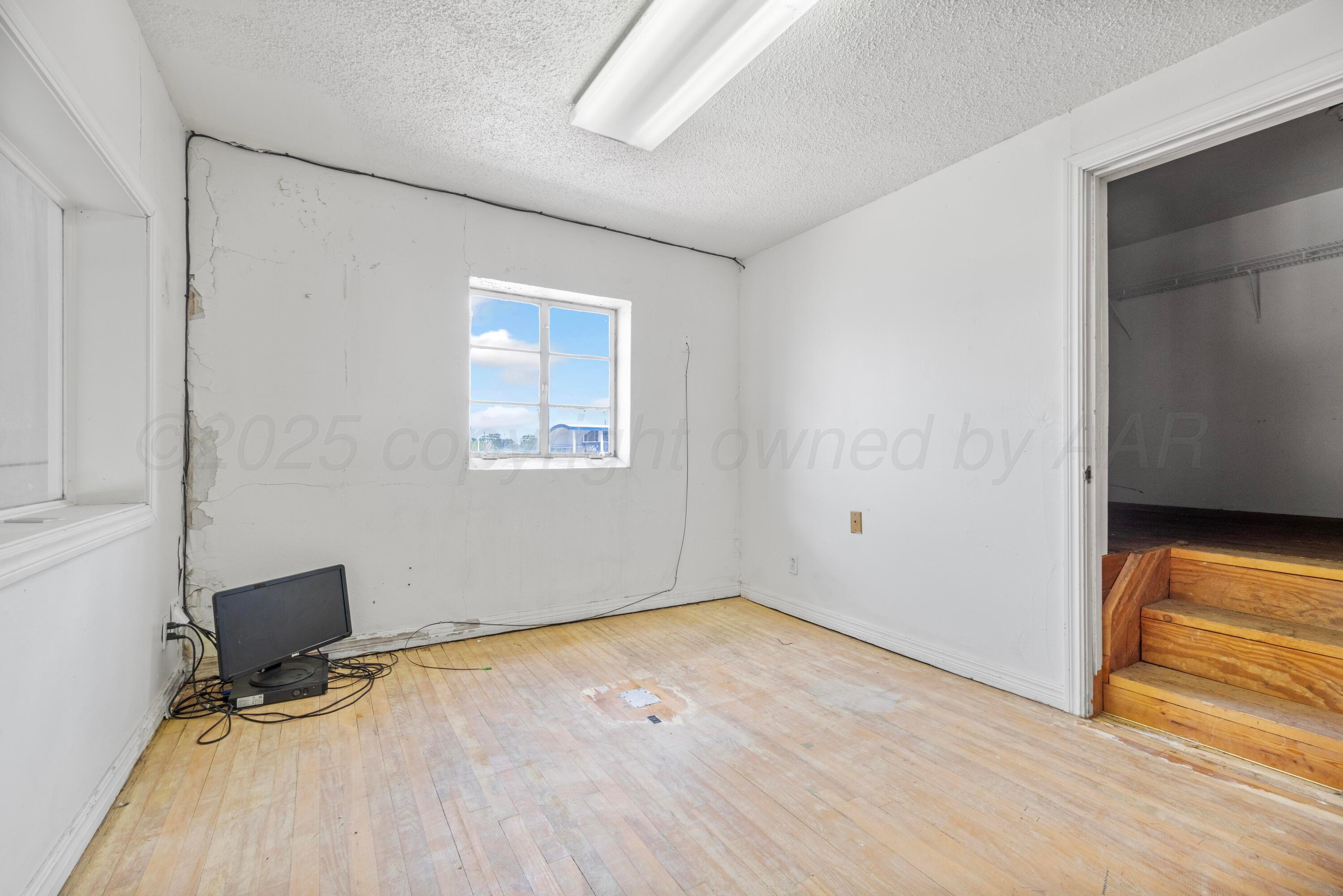 500 S Bliss Avenue Property Photo 23