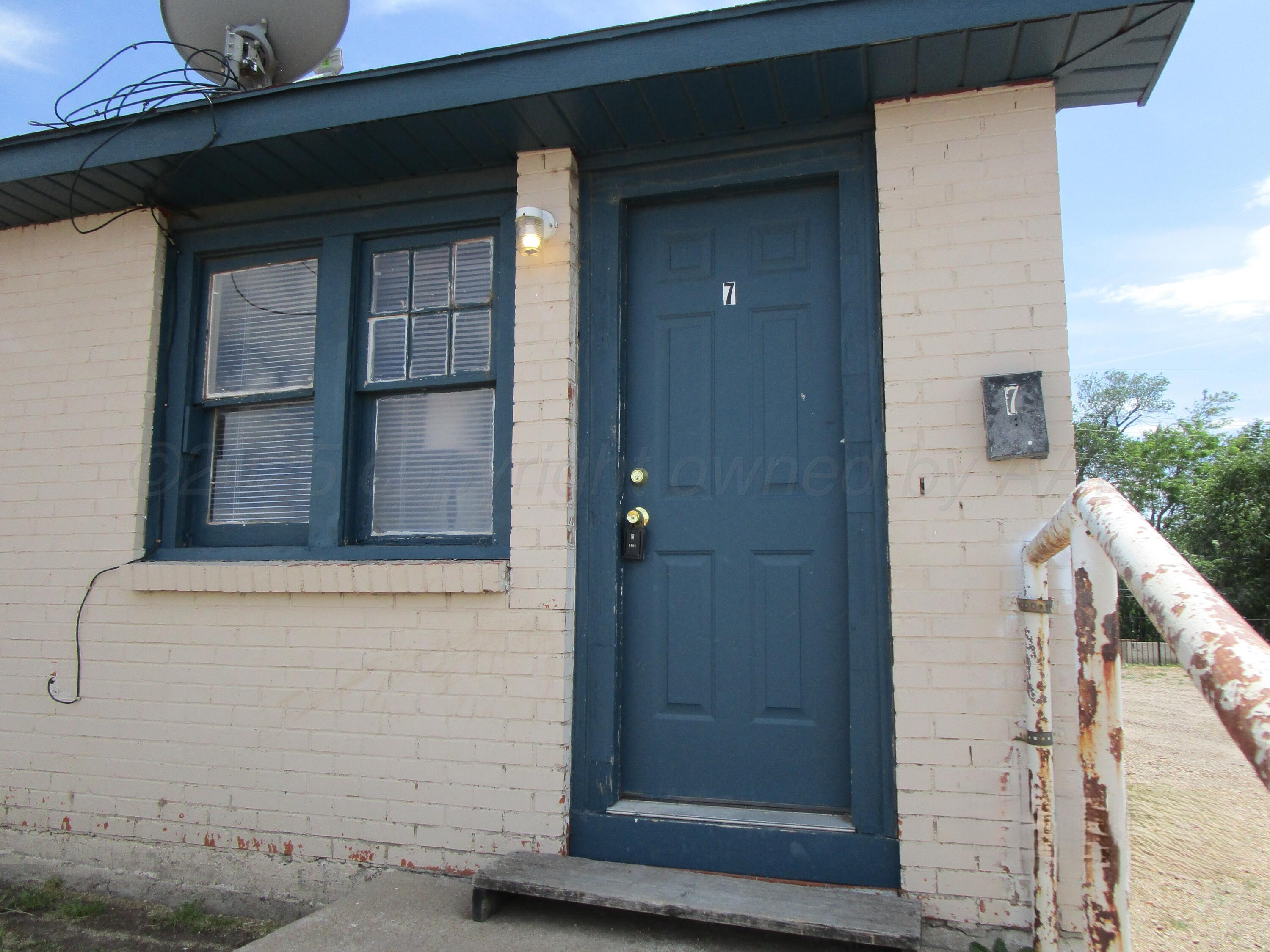 607 W Wilson, #7 Property Photo 1