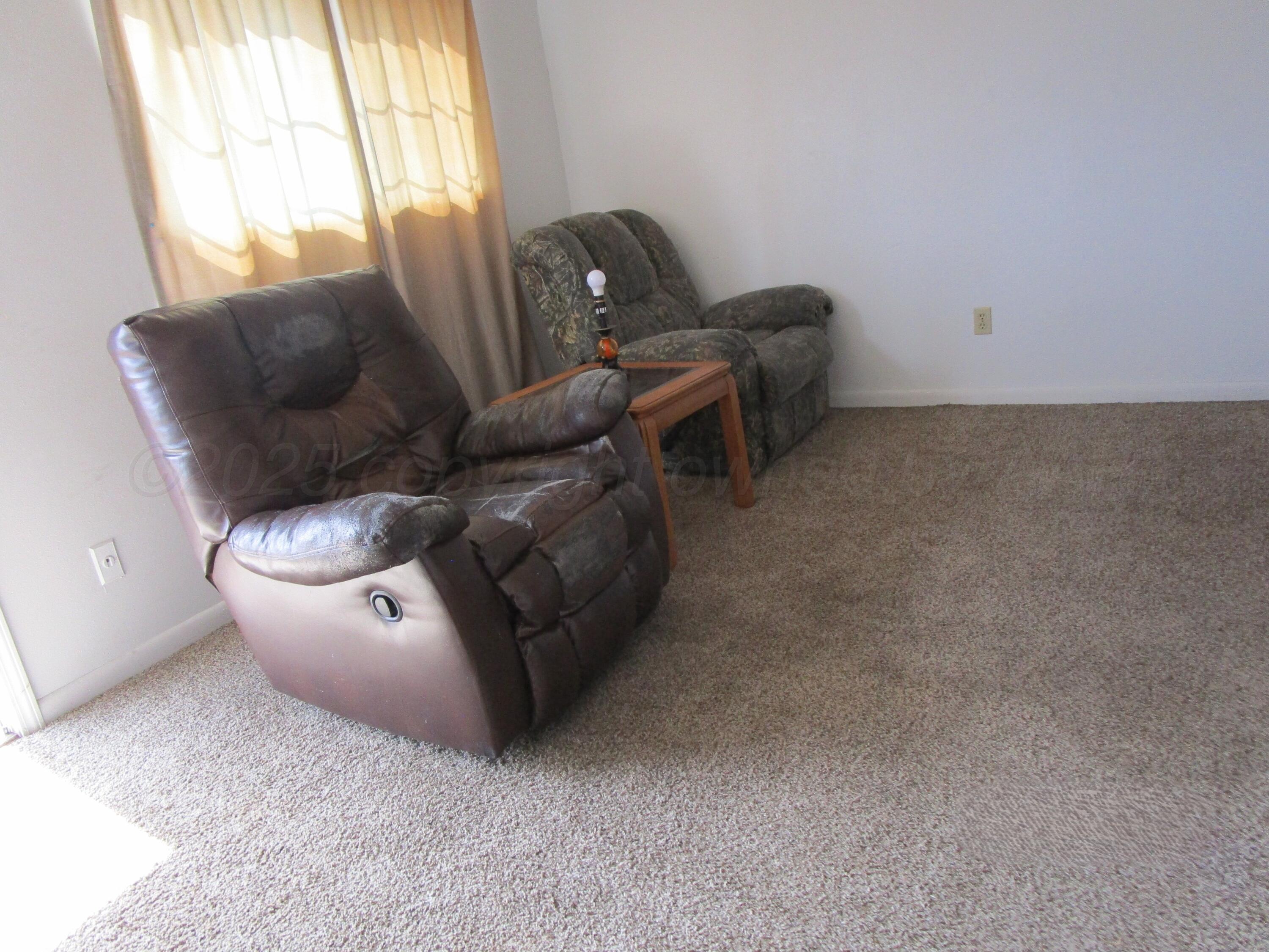 200 W 7th, D Property Photo 2