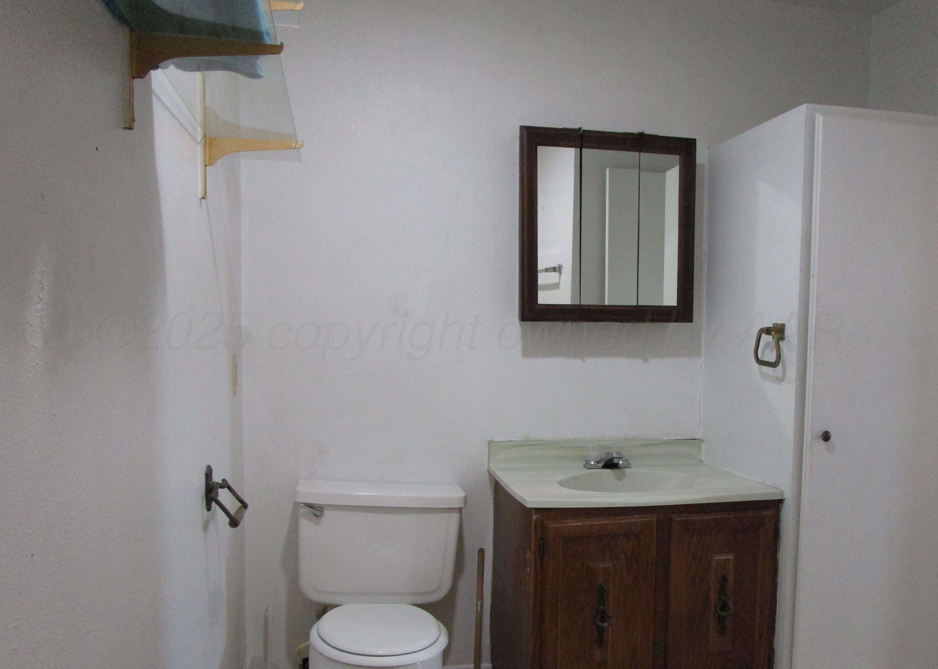 200 W 7th, D Property Photo 7