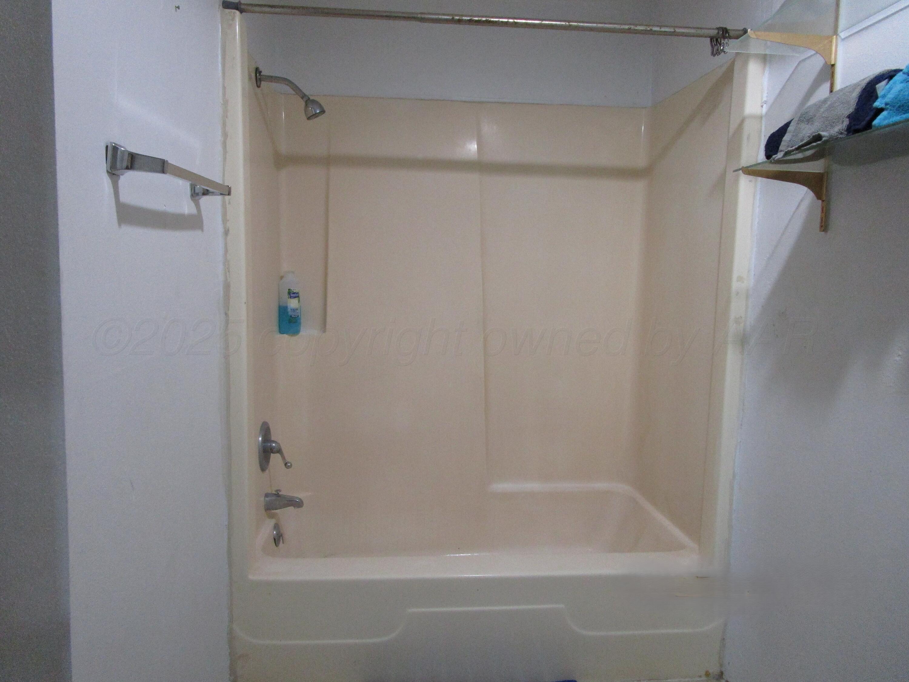 200 W 7th, D Property Photo 8