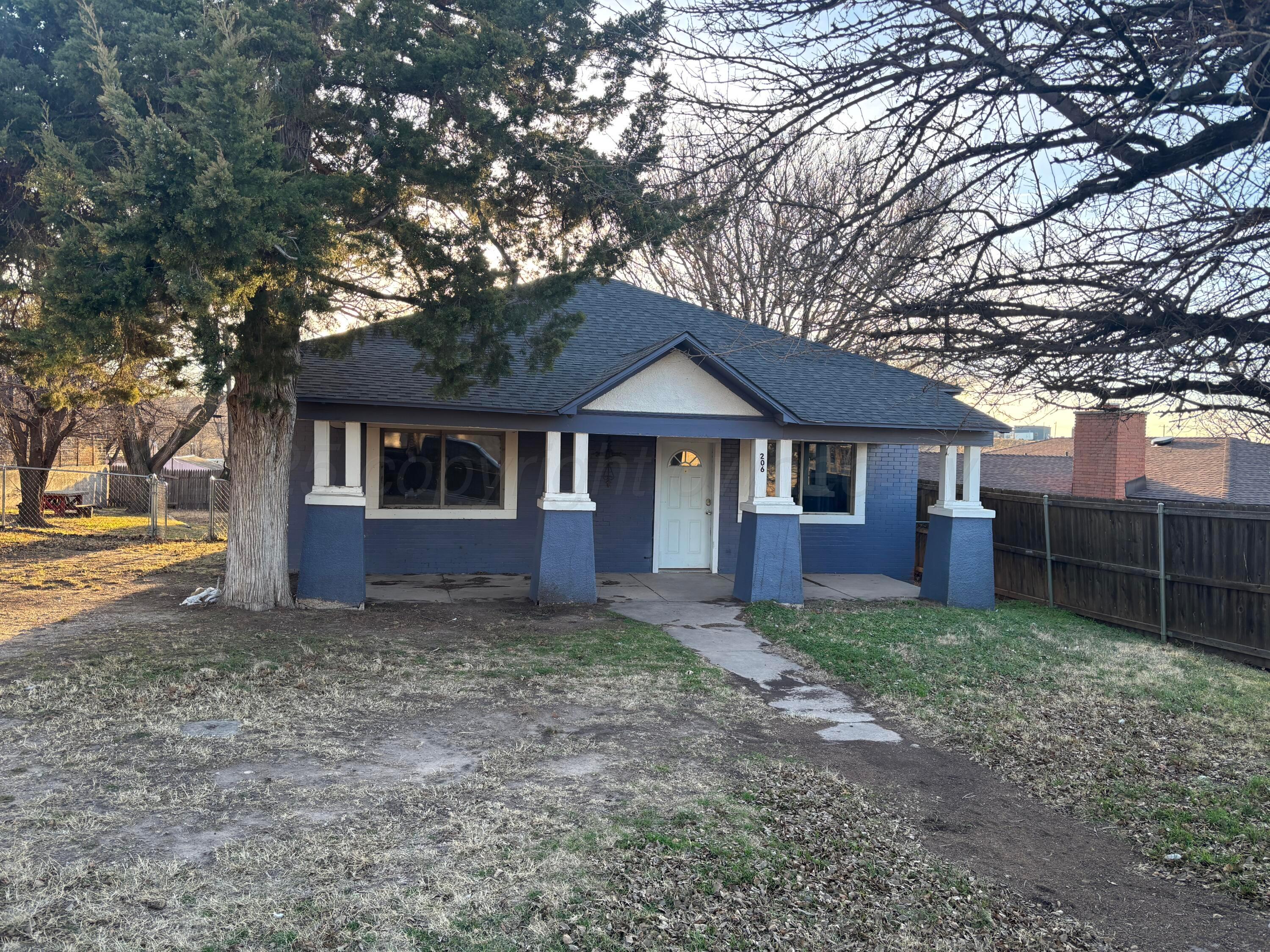 206 Harvey Property Photo 2
