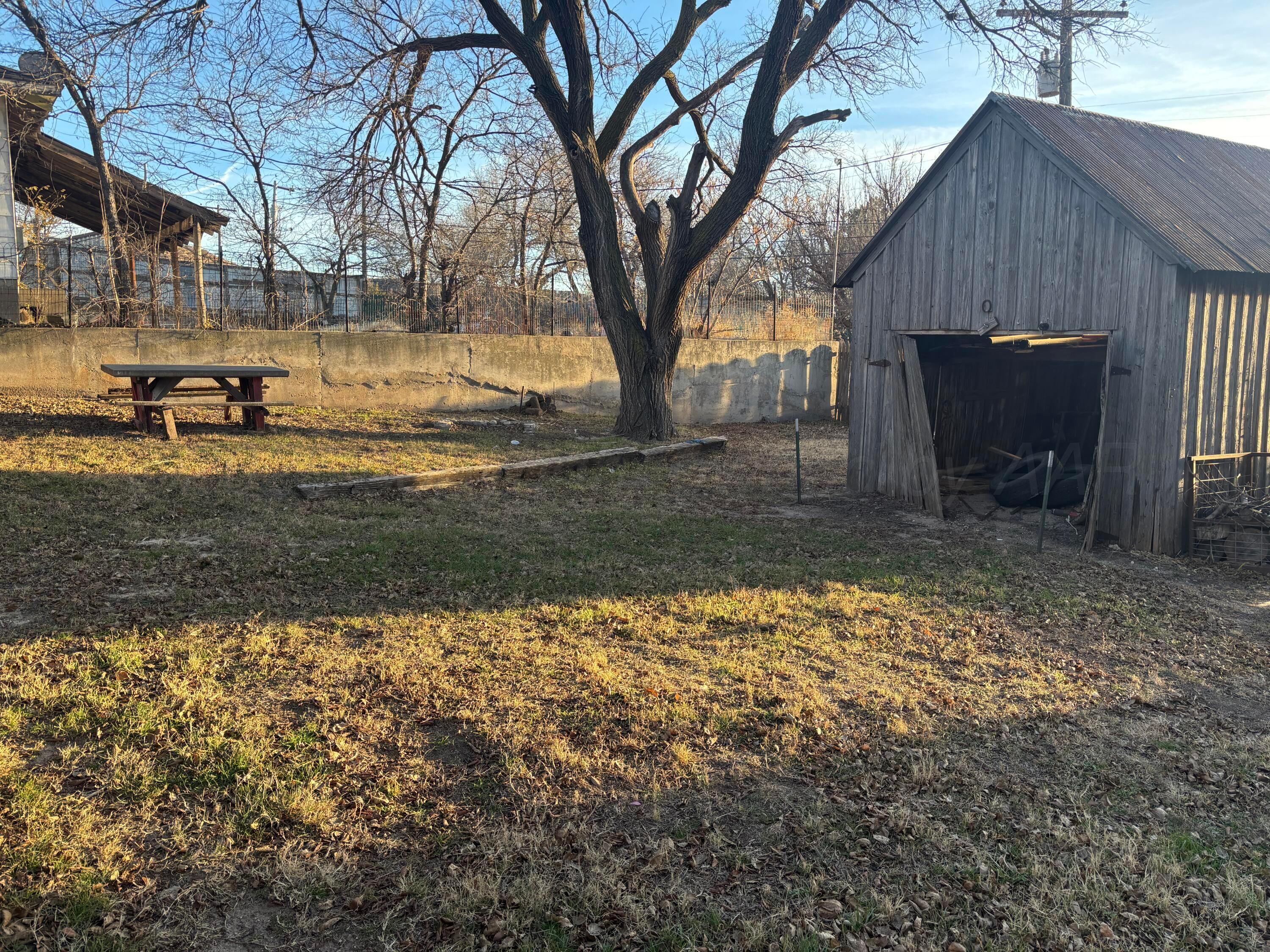 206 Harvey Property Photo 6