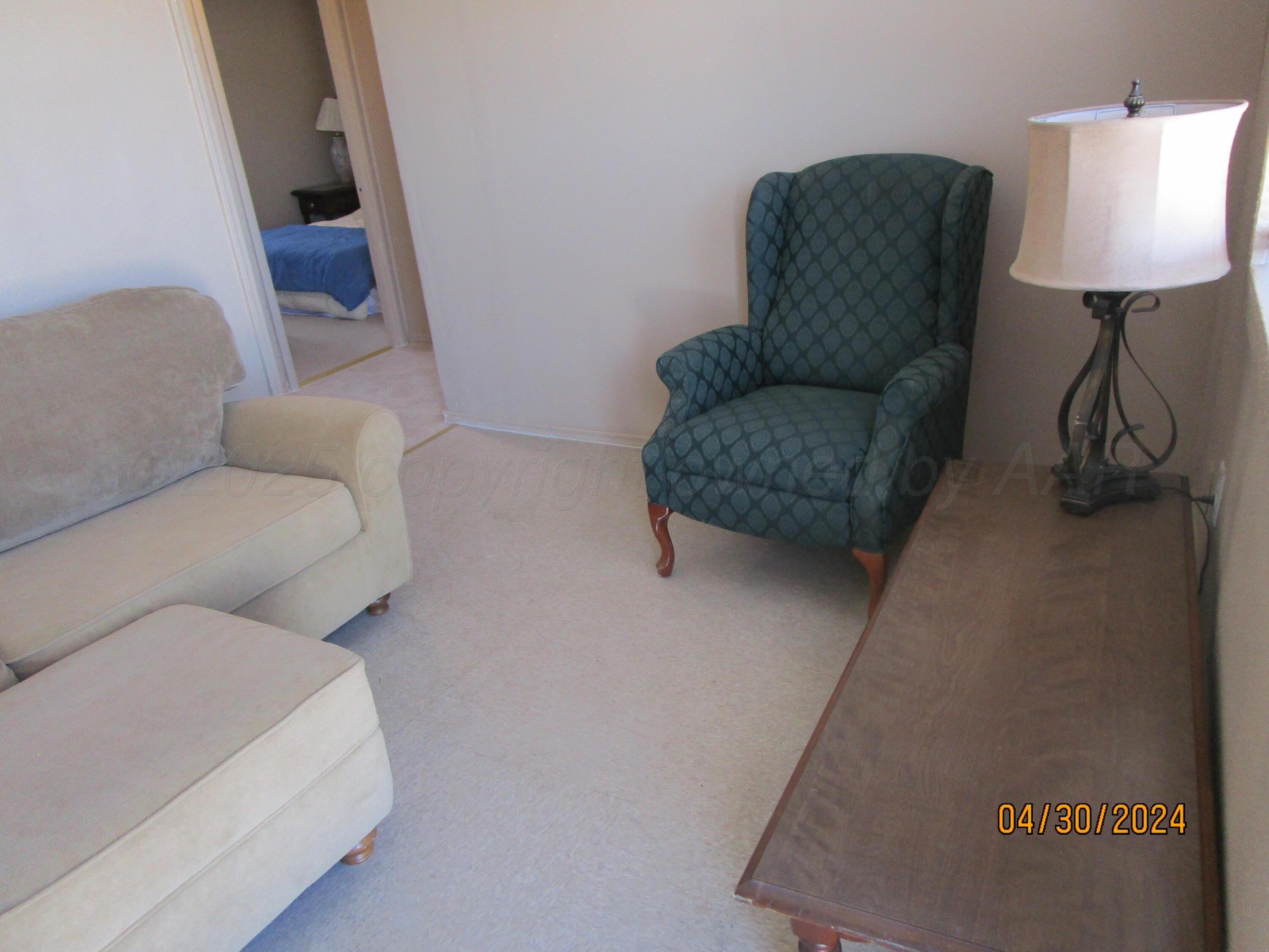 607 W Wilson, #6 Property Photo 2