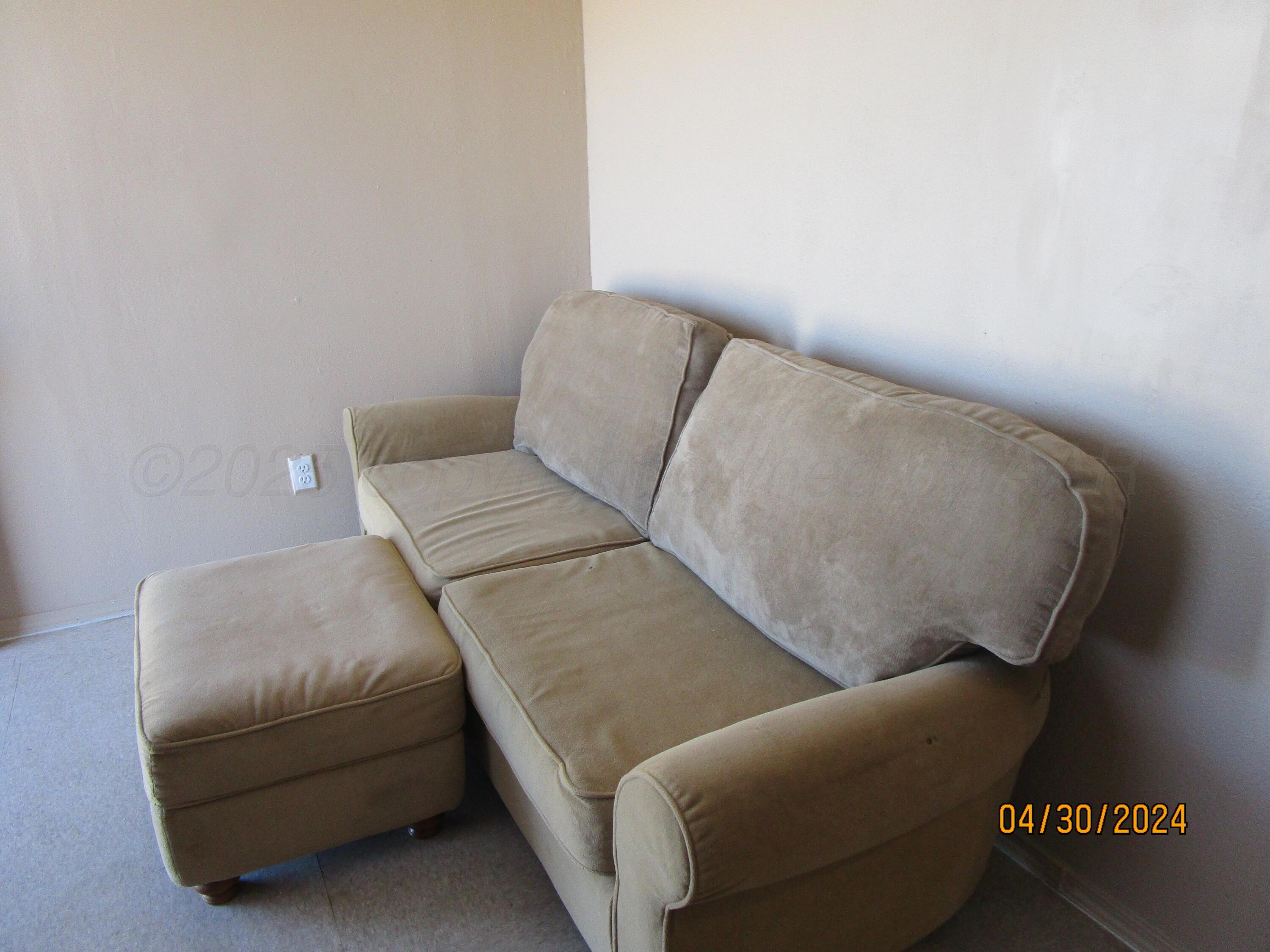 607 W Wilson, #6 Property Photo 3
