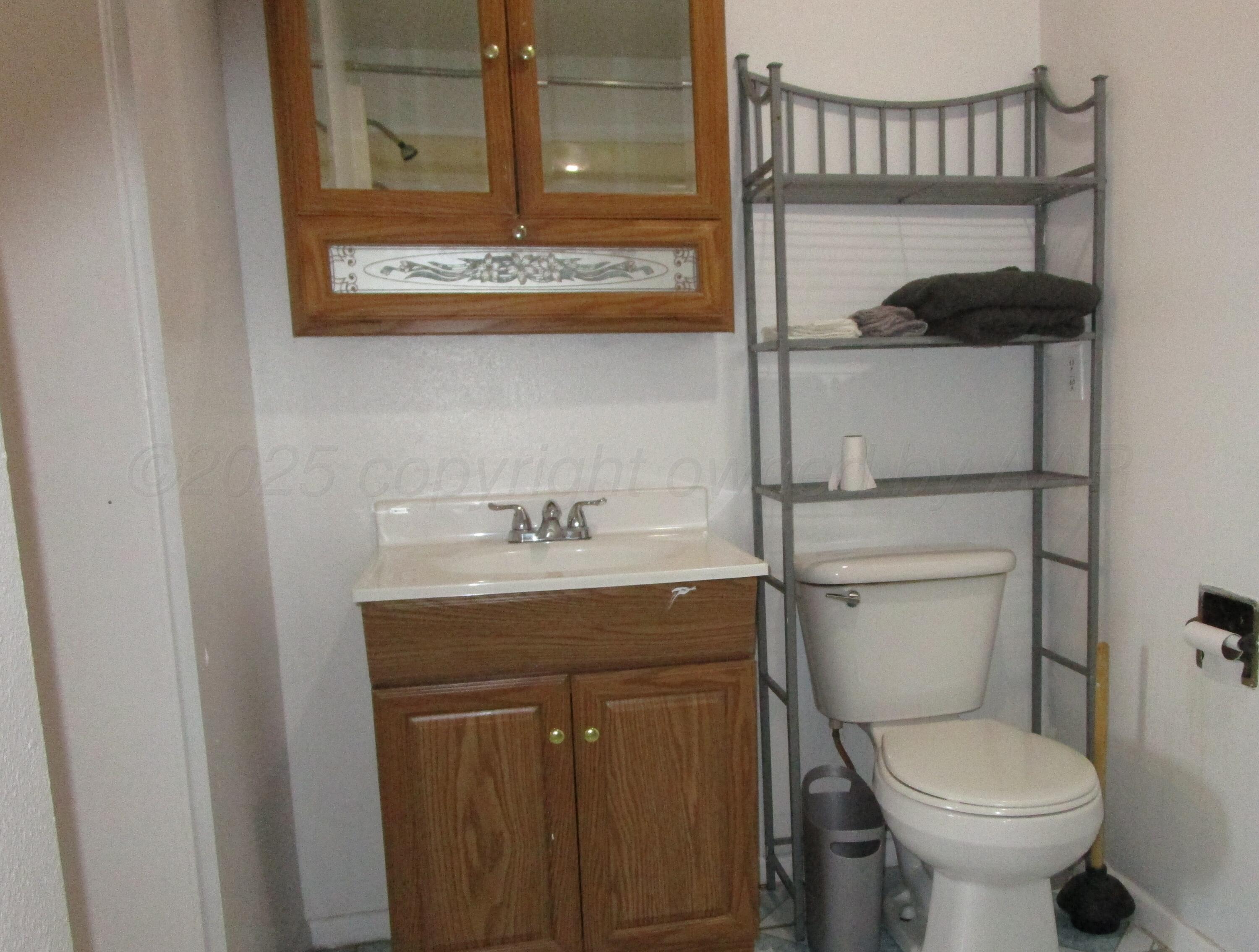 200 W 7th, A Property Photo 6