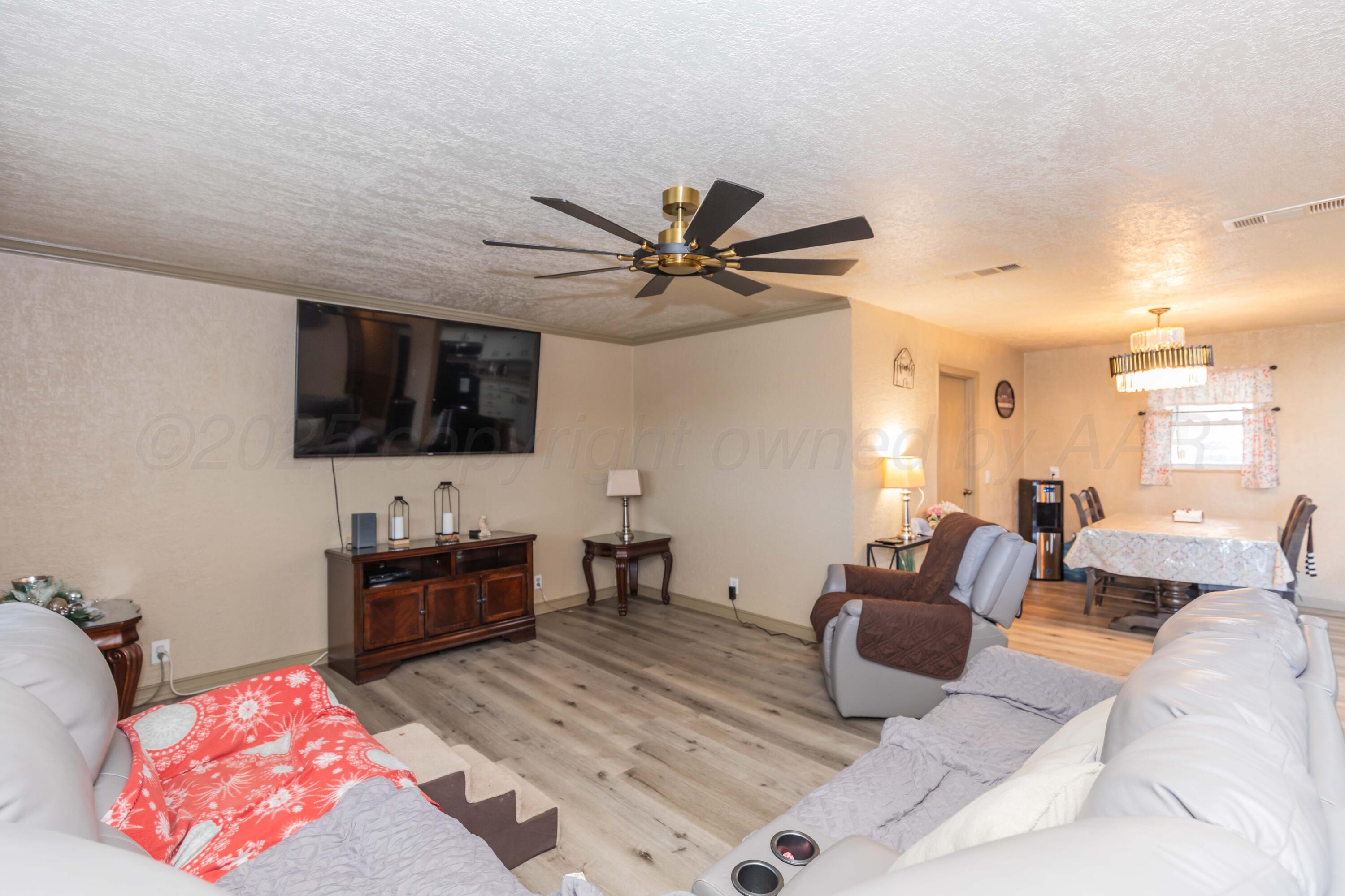 201 S Wall Street Property Photo 5