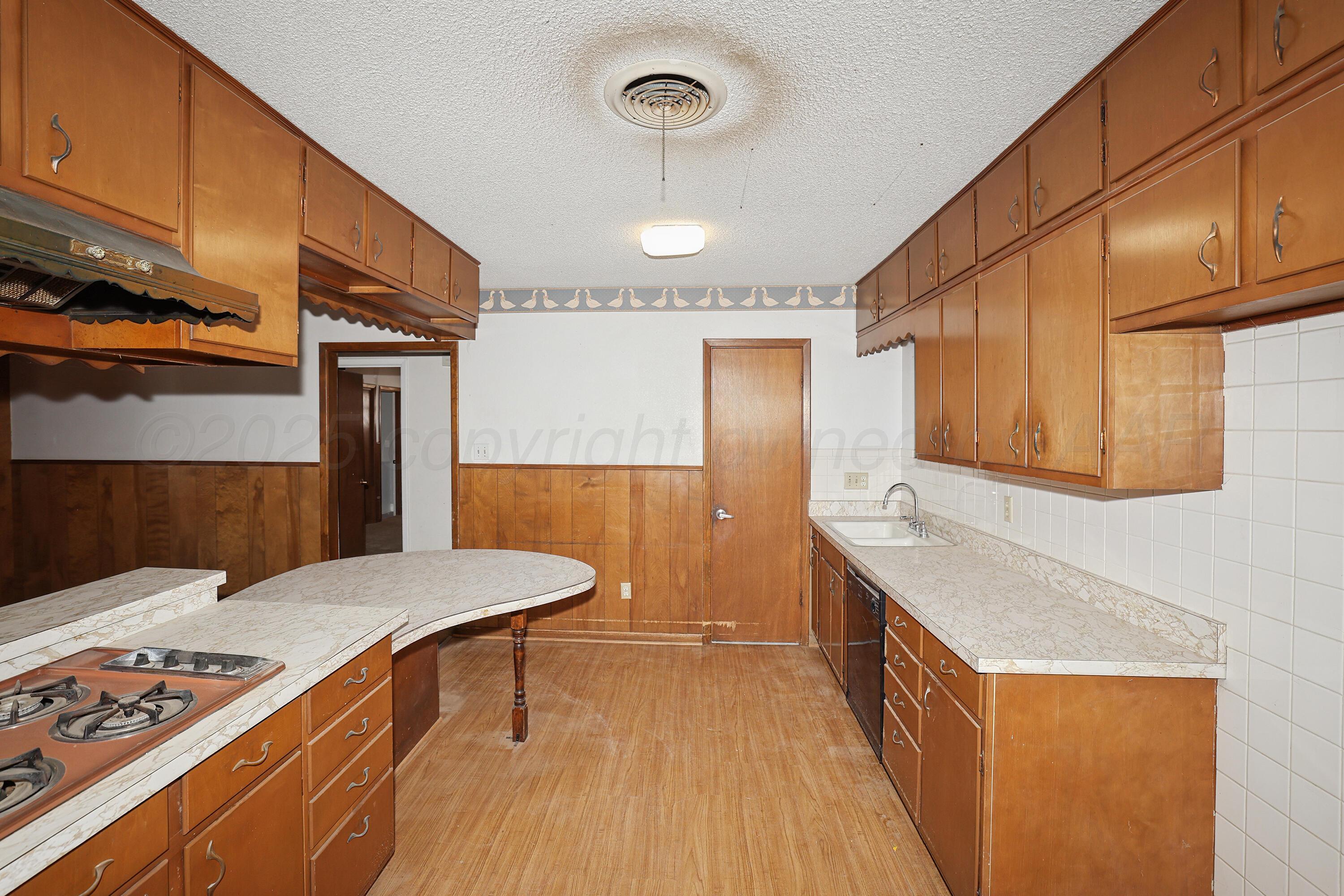 8626 River Road Property Photo 10