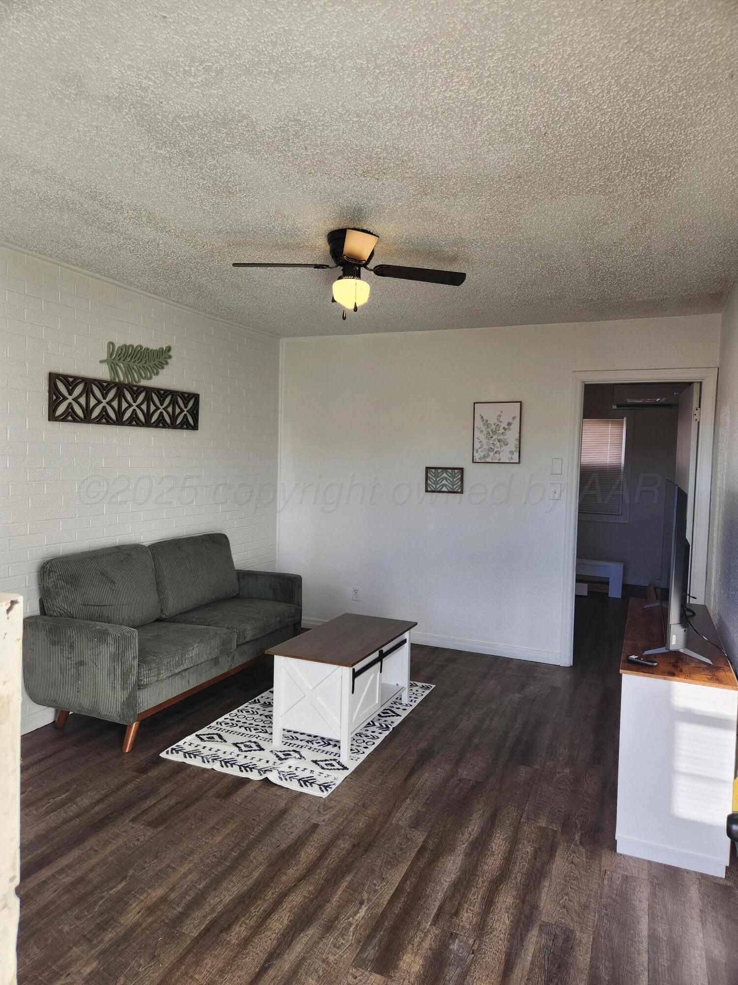 815, #2 N Deahl Street Property Photo 2
