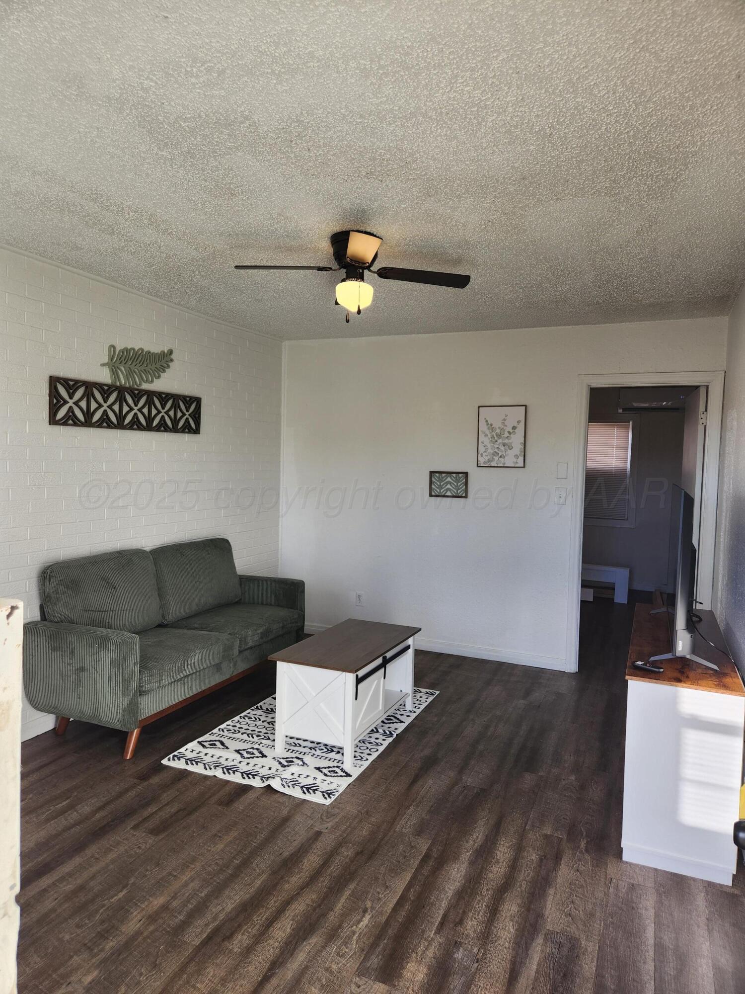 815, #5 N Deahl Street Property Photo 2