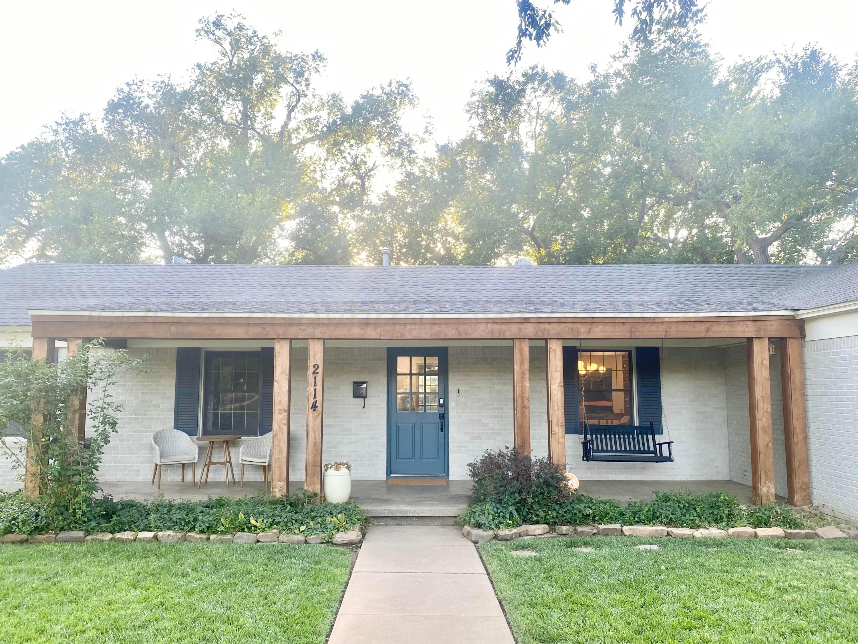 2114 Parker Street Property Photo 1