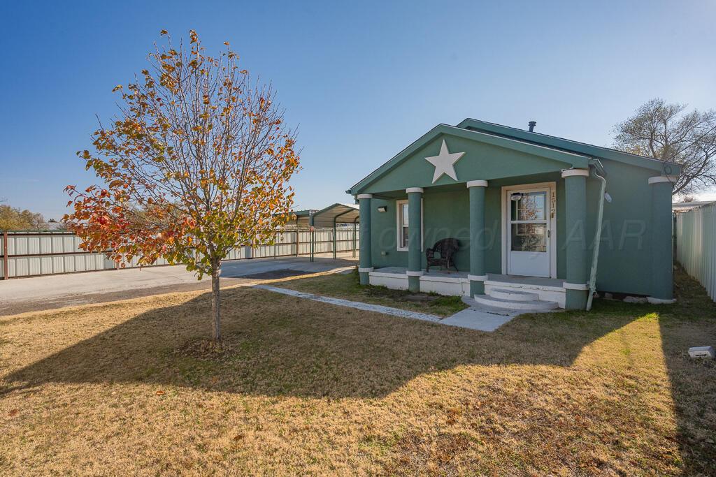 1512 E Bonita Avenue Property Photo 1