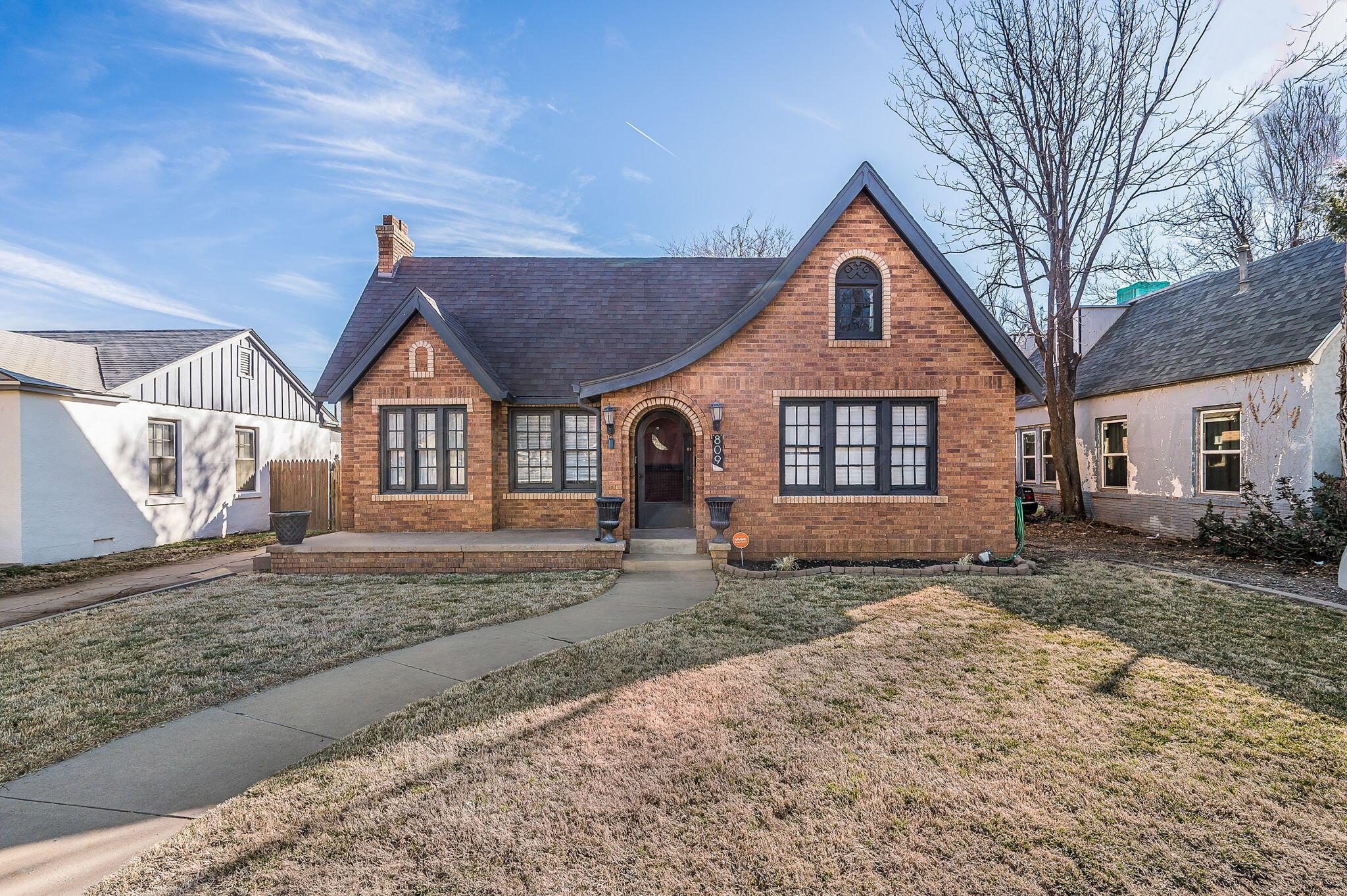 809 S Belleview Street Property Photo