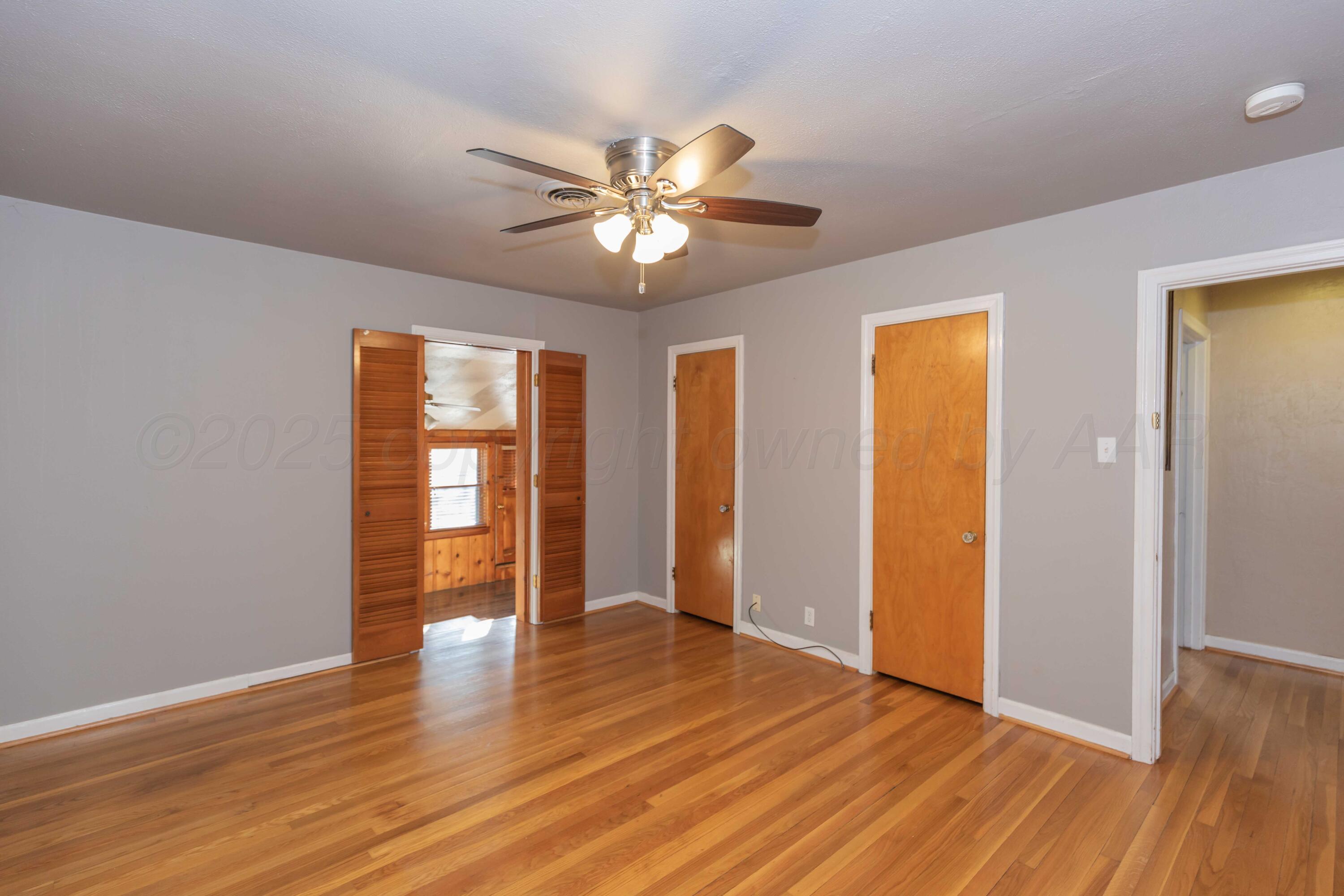 1209 S Travis Street Property Photo 21
