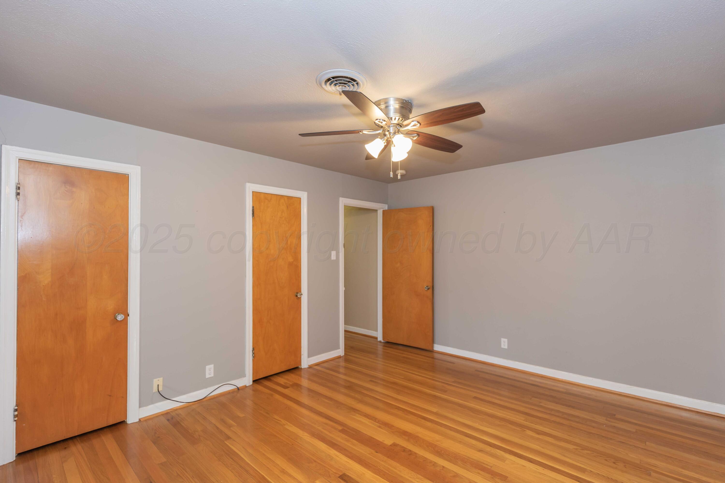 1209 S Travis Street Property Photo 22