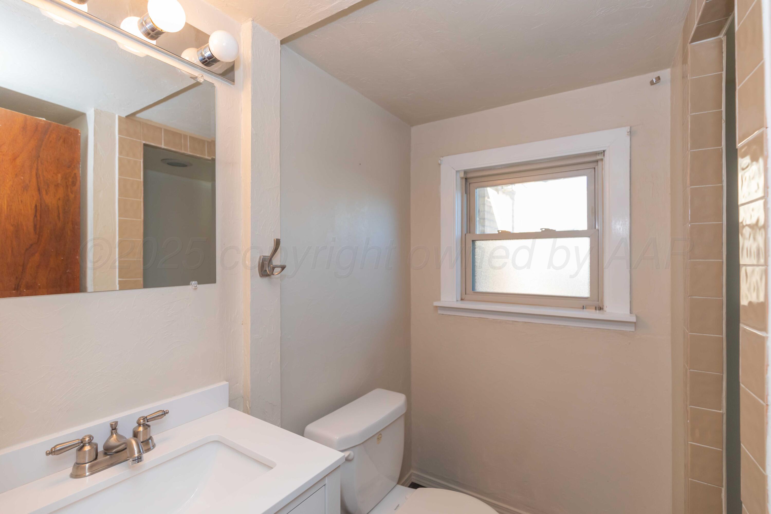 1209 S Travis Street Property Photo 24