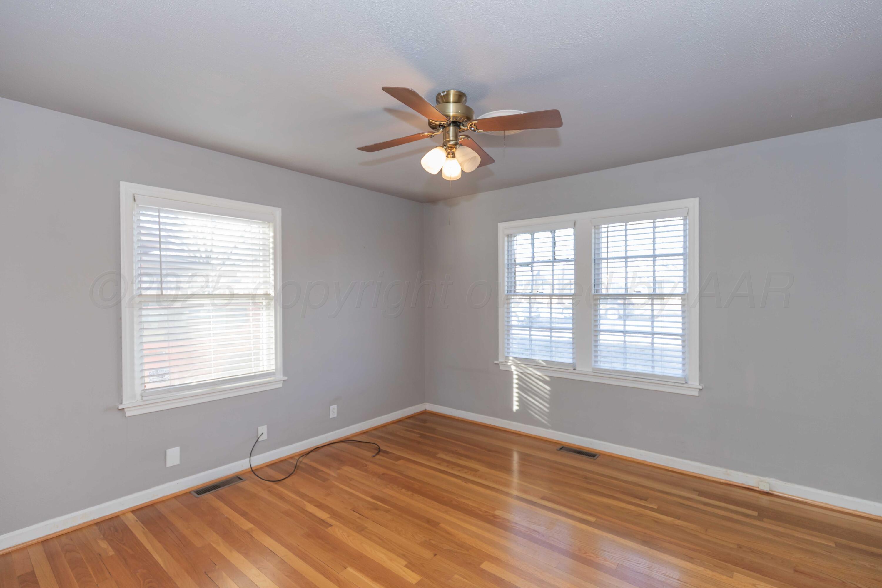 1209 S Travis Street Property Photo 26