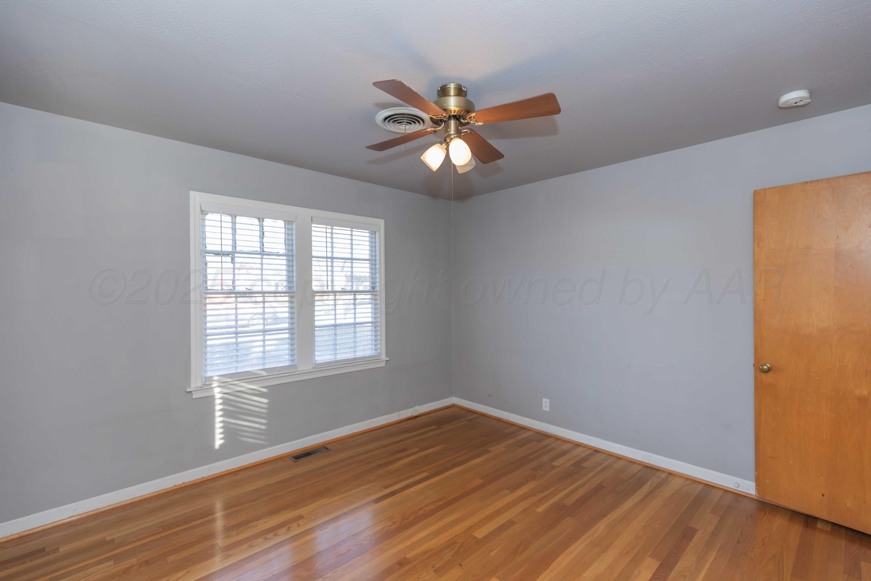 1209 S Travis Street Property Photo 28